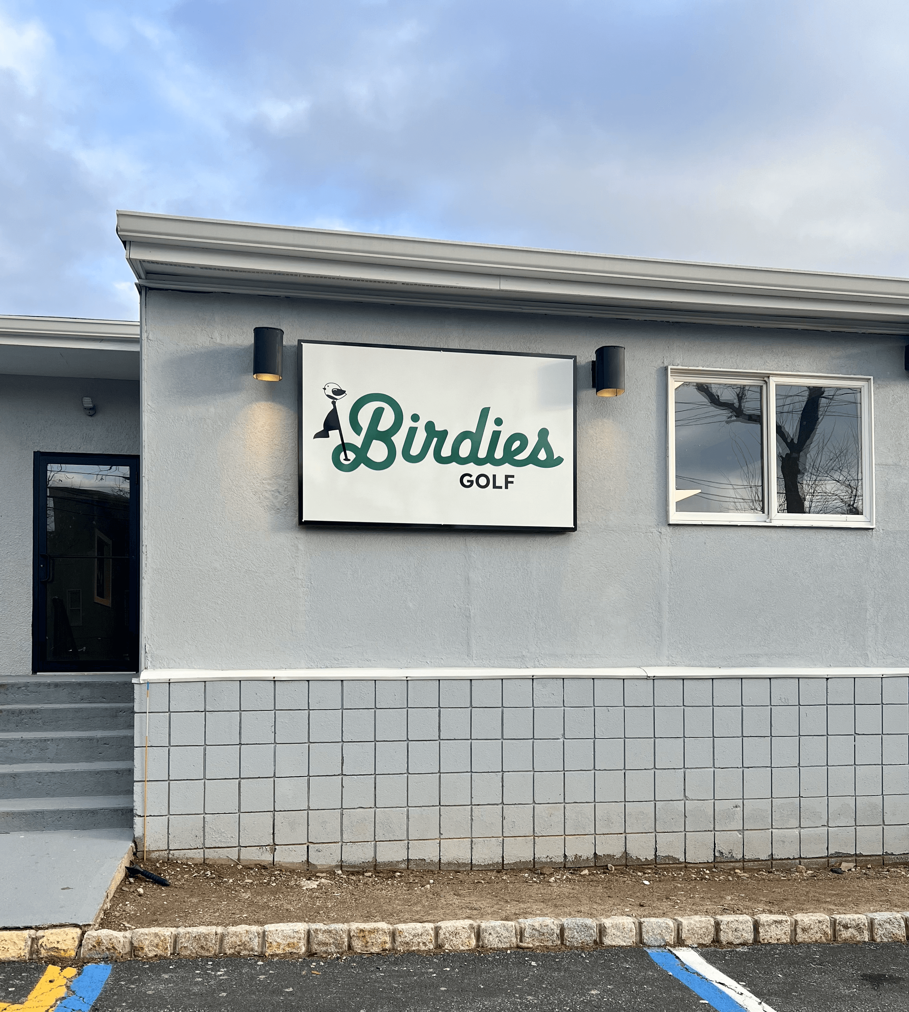 Birdies Mini Golf & Simulators - Image 3