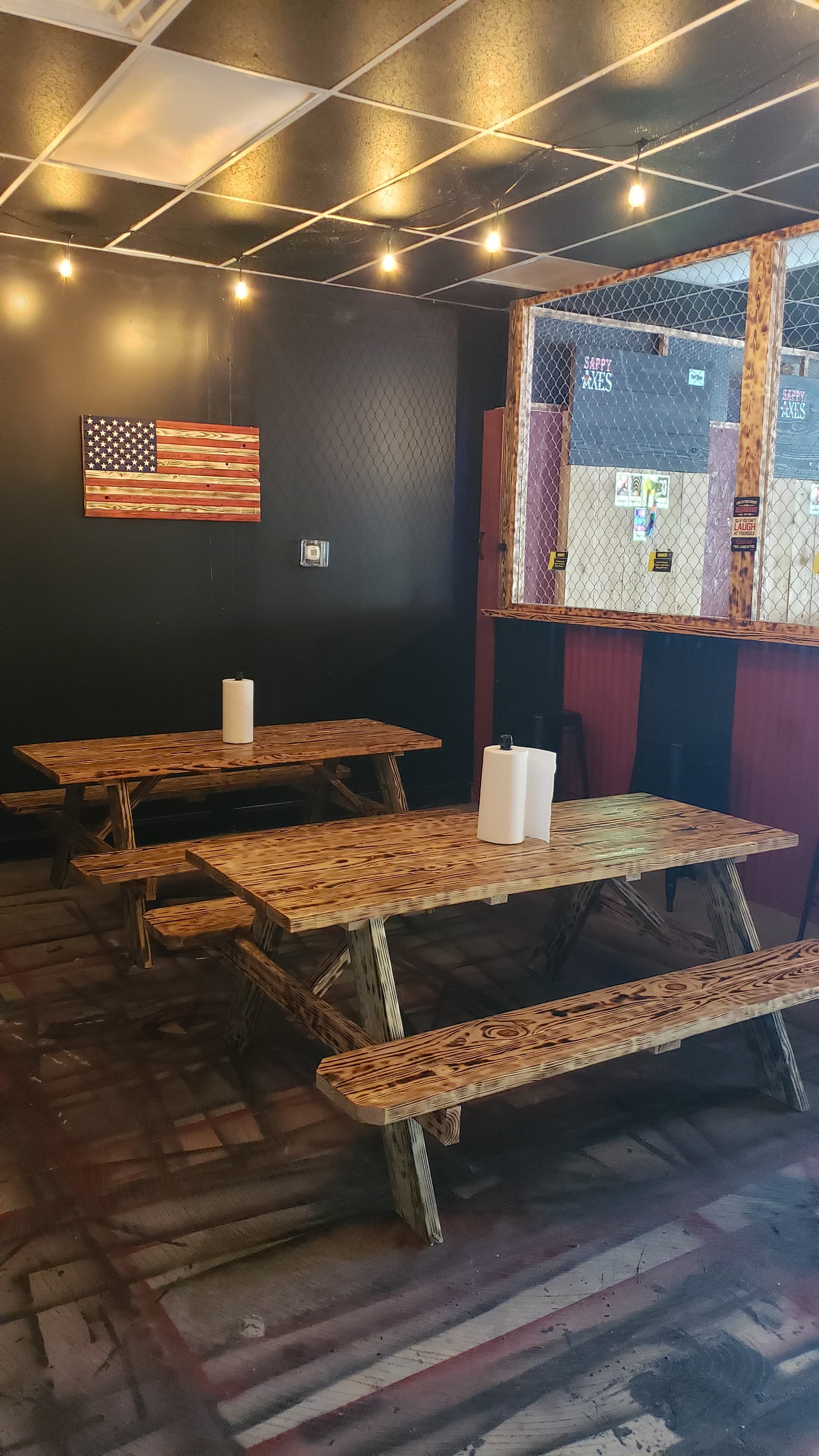 Sappy Axes - Axe Throwing and Indoor Golf - Image 9