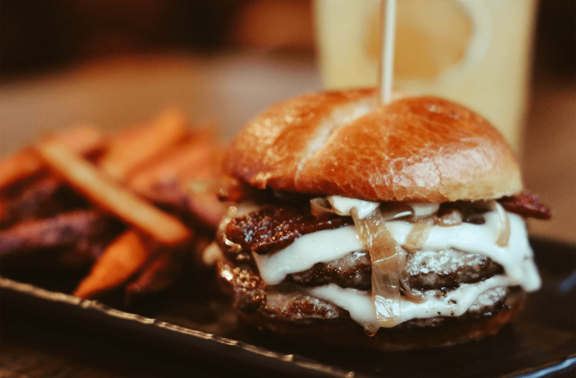 Gimme's Par and Grill - Image 5