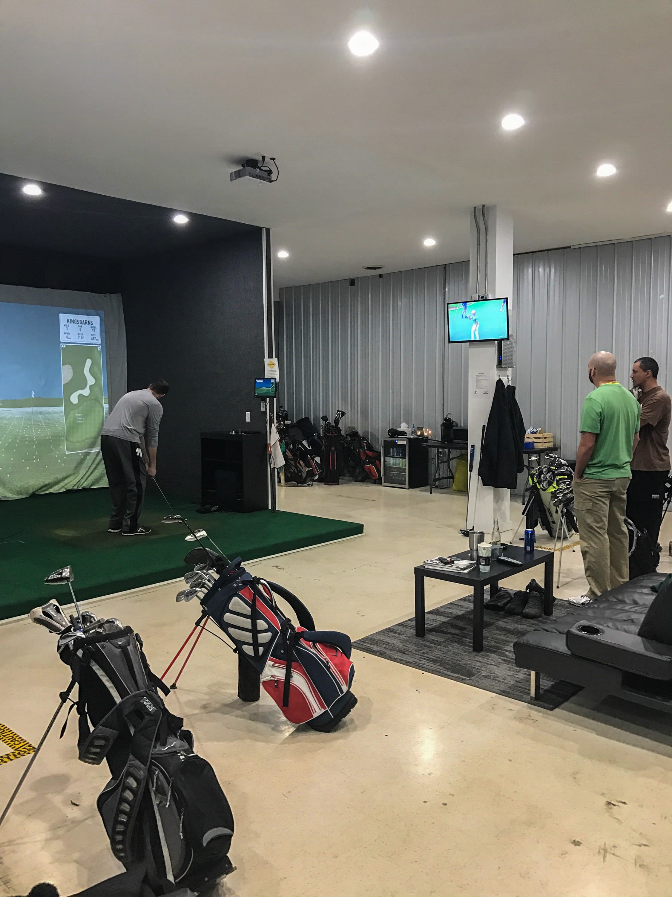 Tee Time Indoor Golf - Image 5