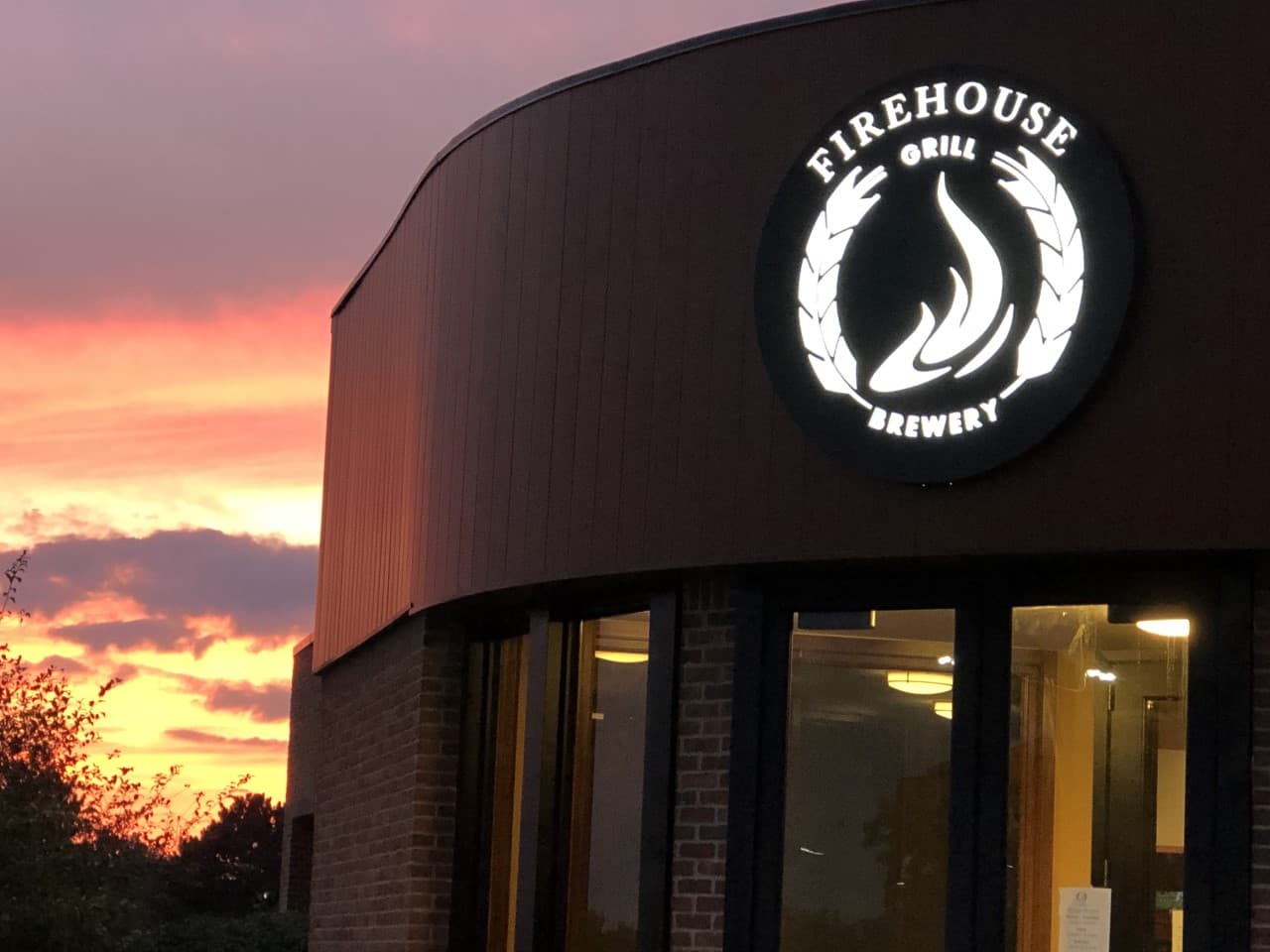 Firehouse Grill Restaurant & Private Event Rooms - Image 1