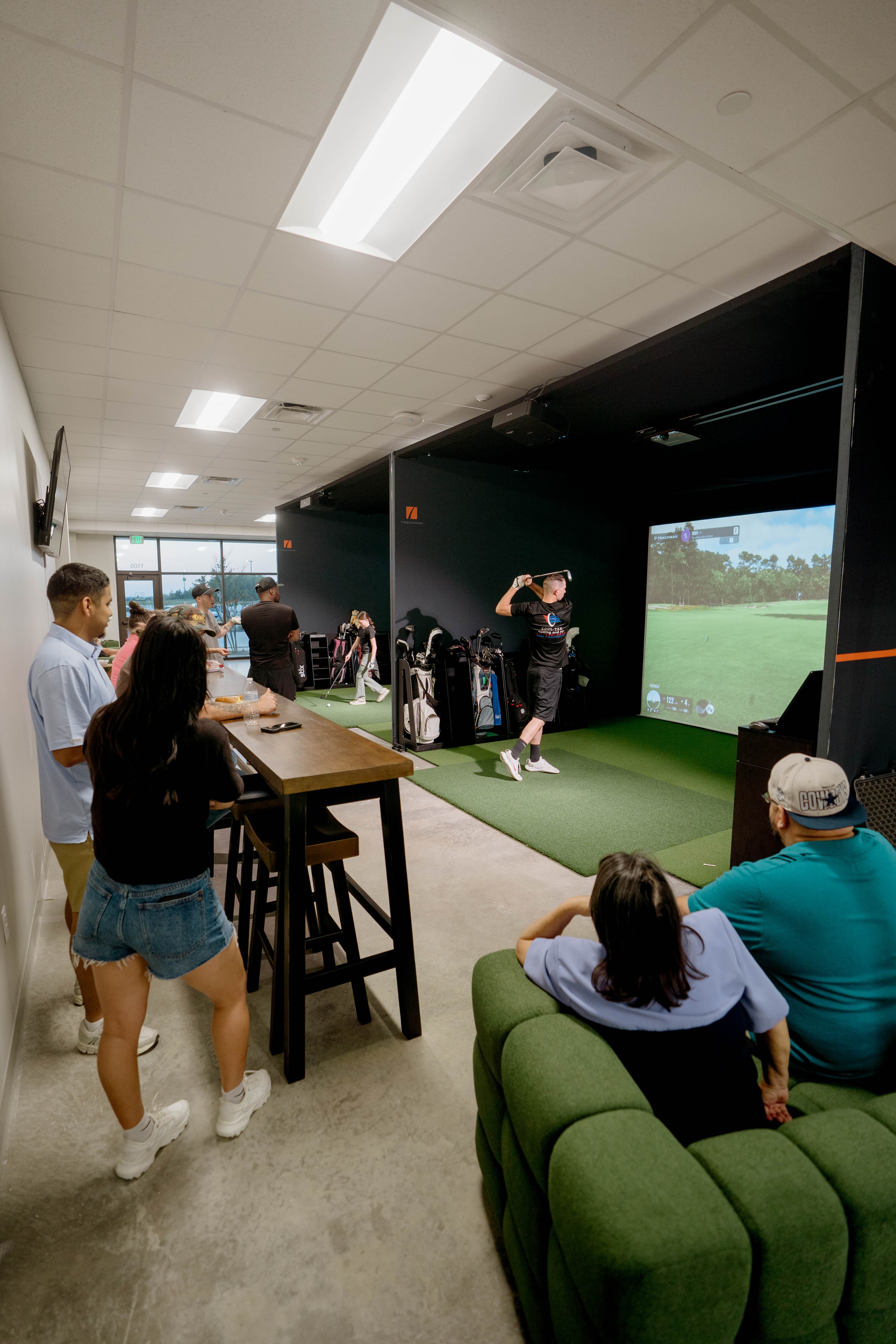 Pin High Indoor Golf Club - Image 5