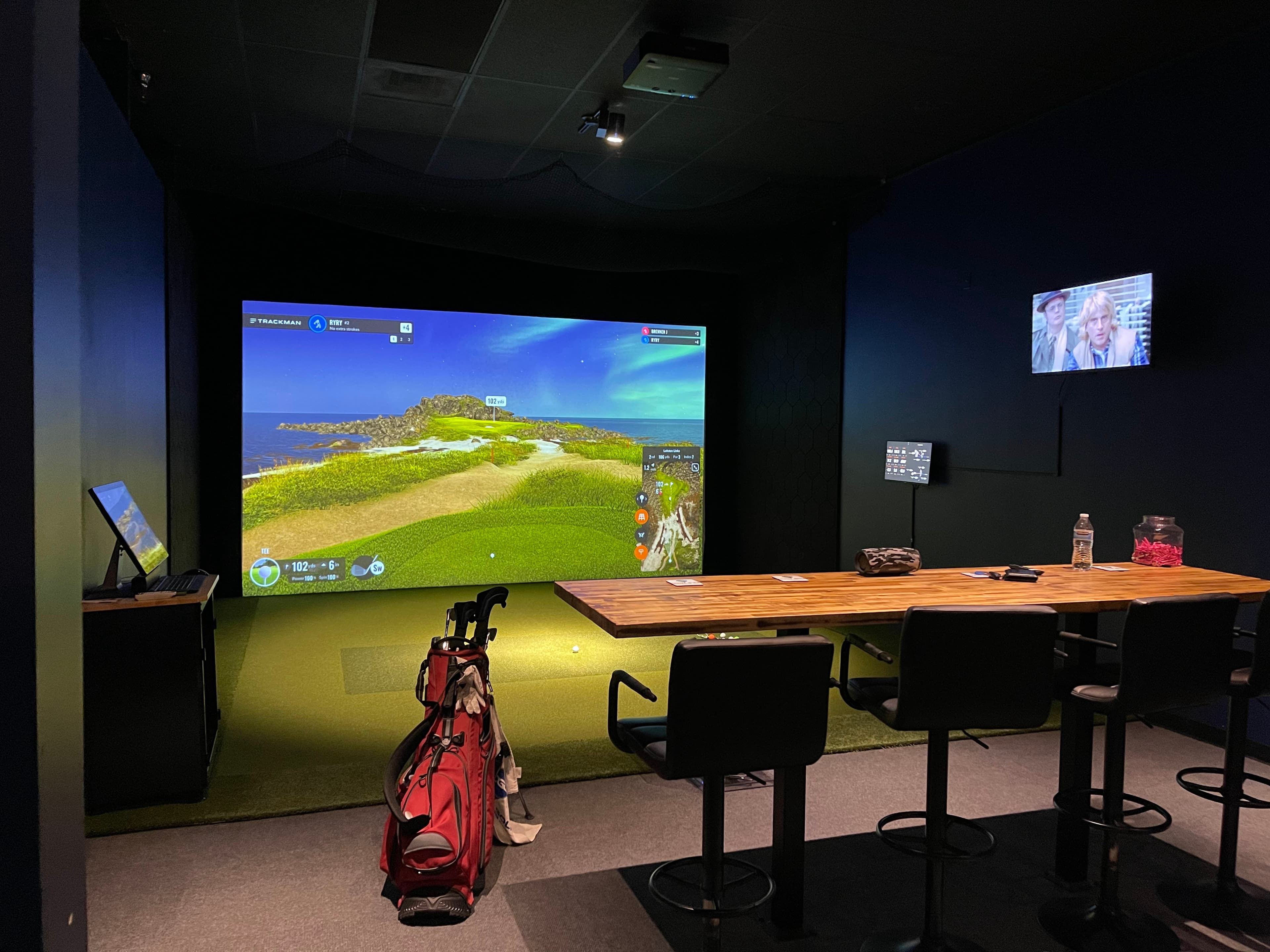 Divot Golf Club - Image 4