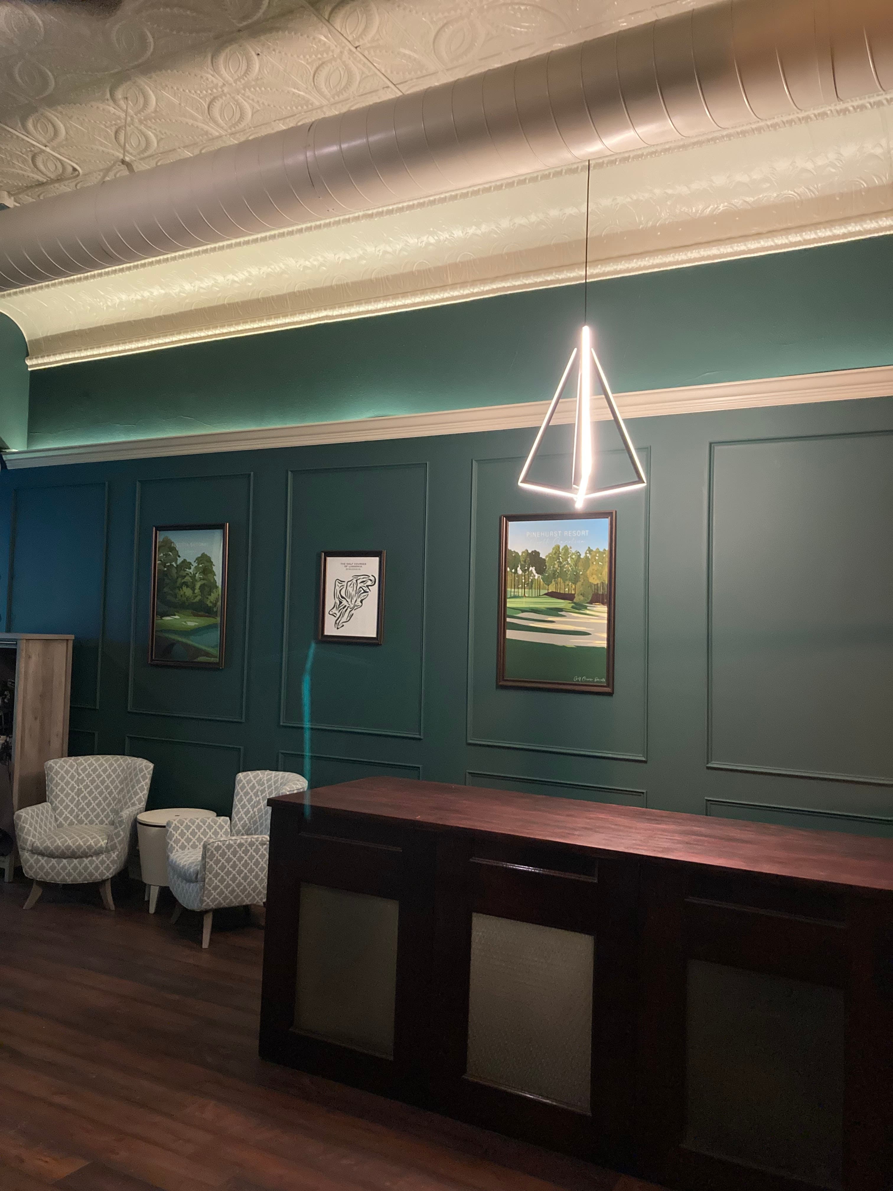 Below Par Golf Lounge - Image 2