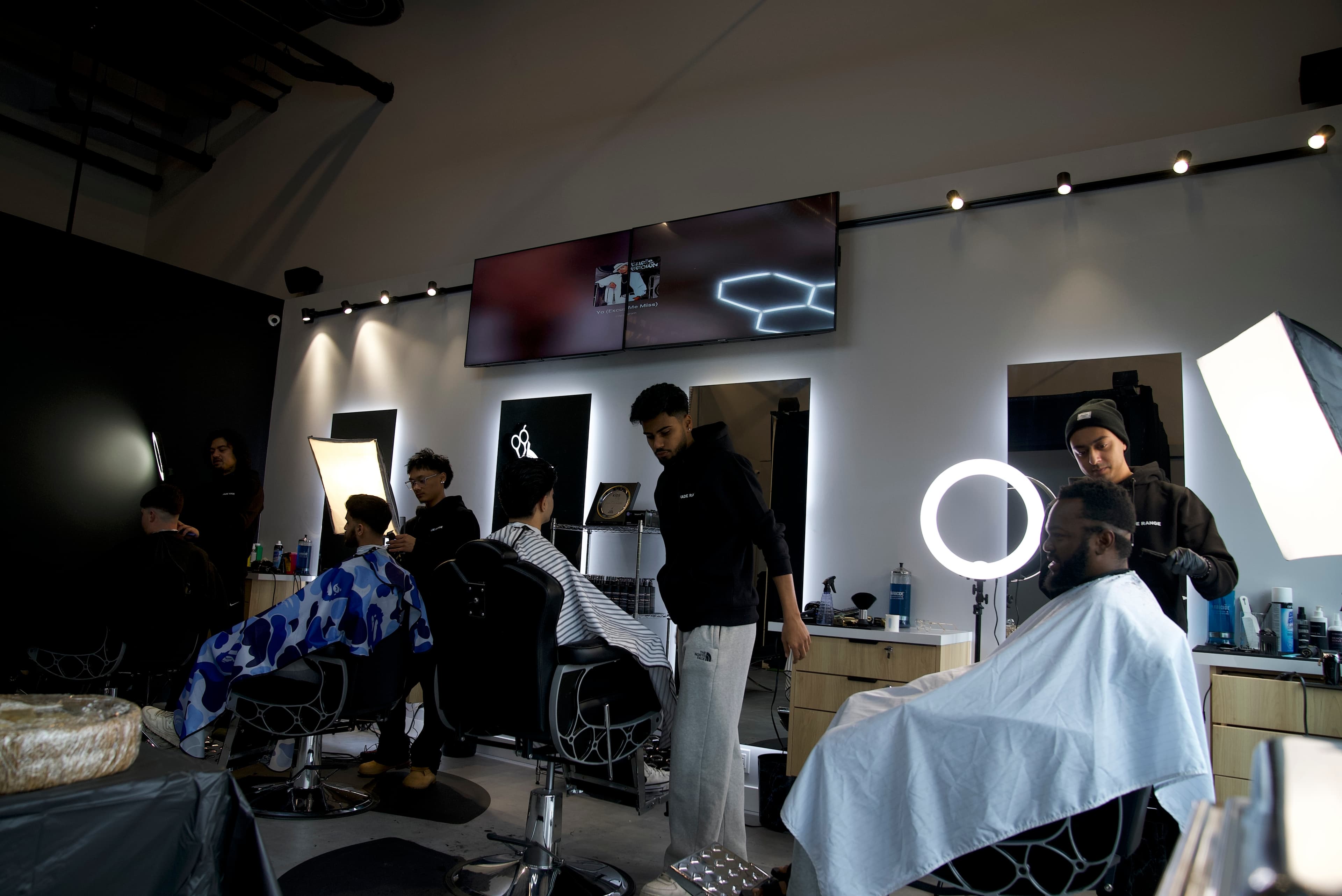 Fade Range - Barbershop Hair Salon & Indoor Golf Course - Image 4