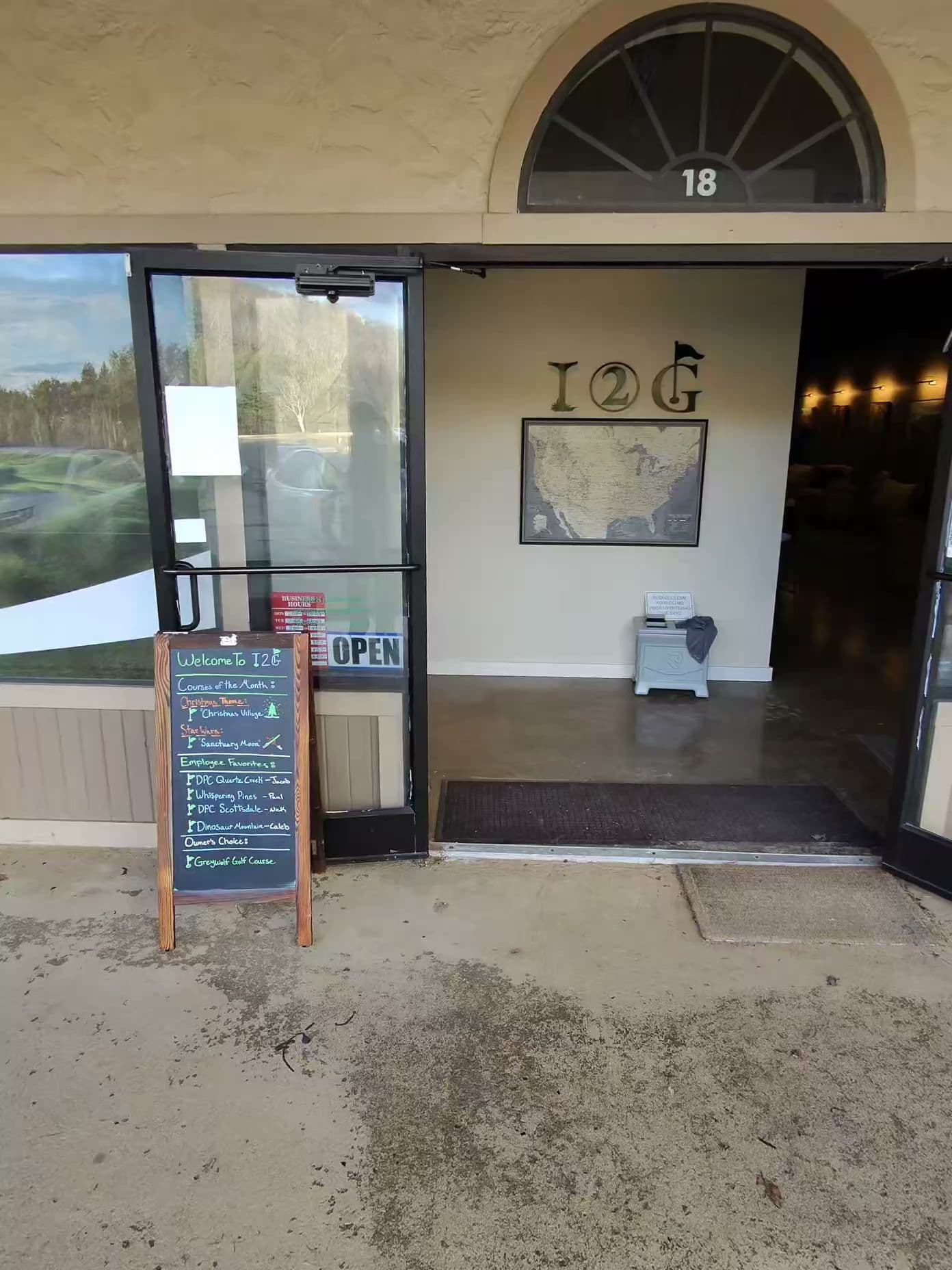 Tee 2 Green Indoor Golf & Lounge - Image 7