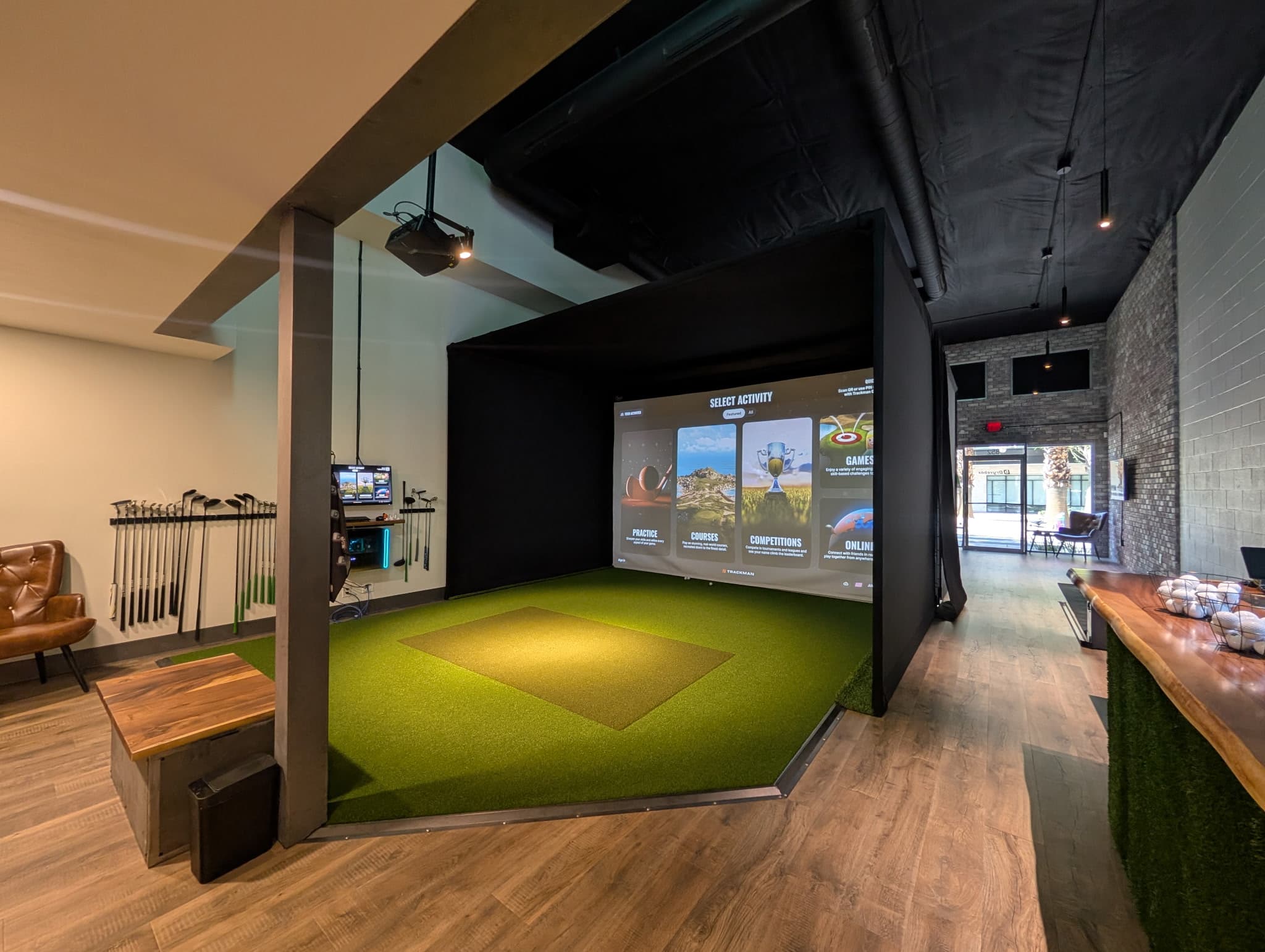 Dryvebox golf lounge lancaster - Image 1