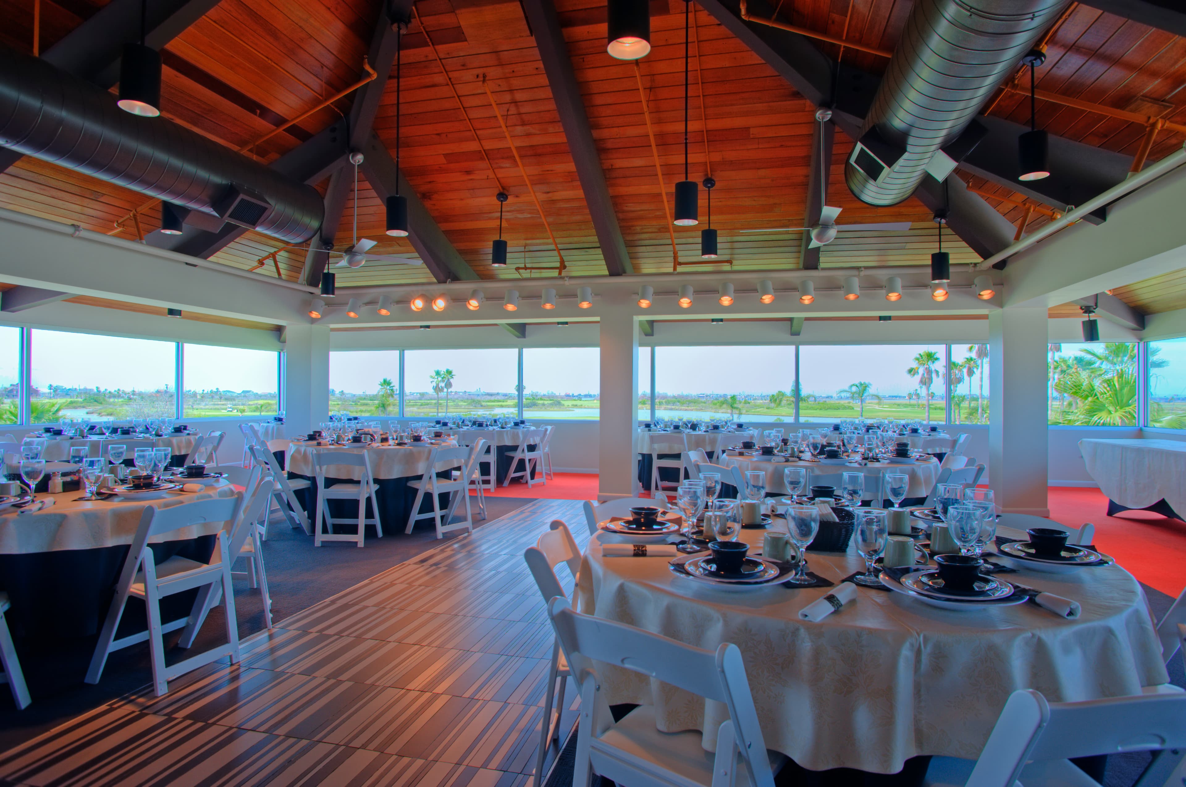 Moody Gardens Golf Course - Driving Range & Restaurant - Image 4