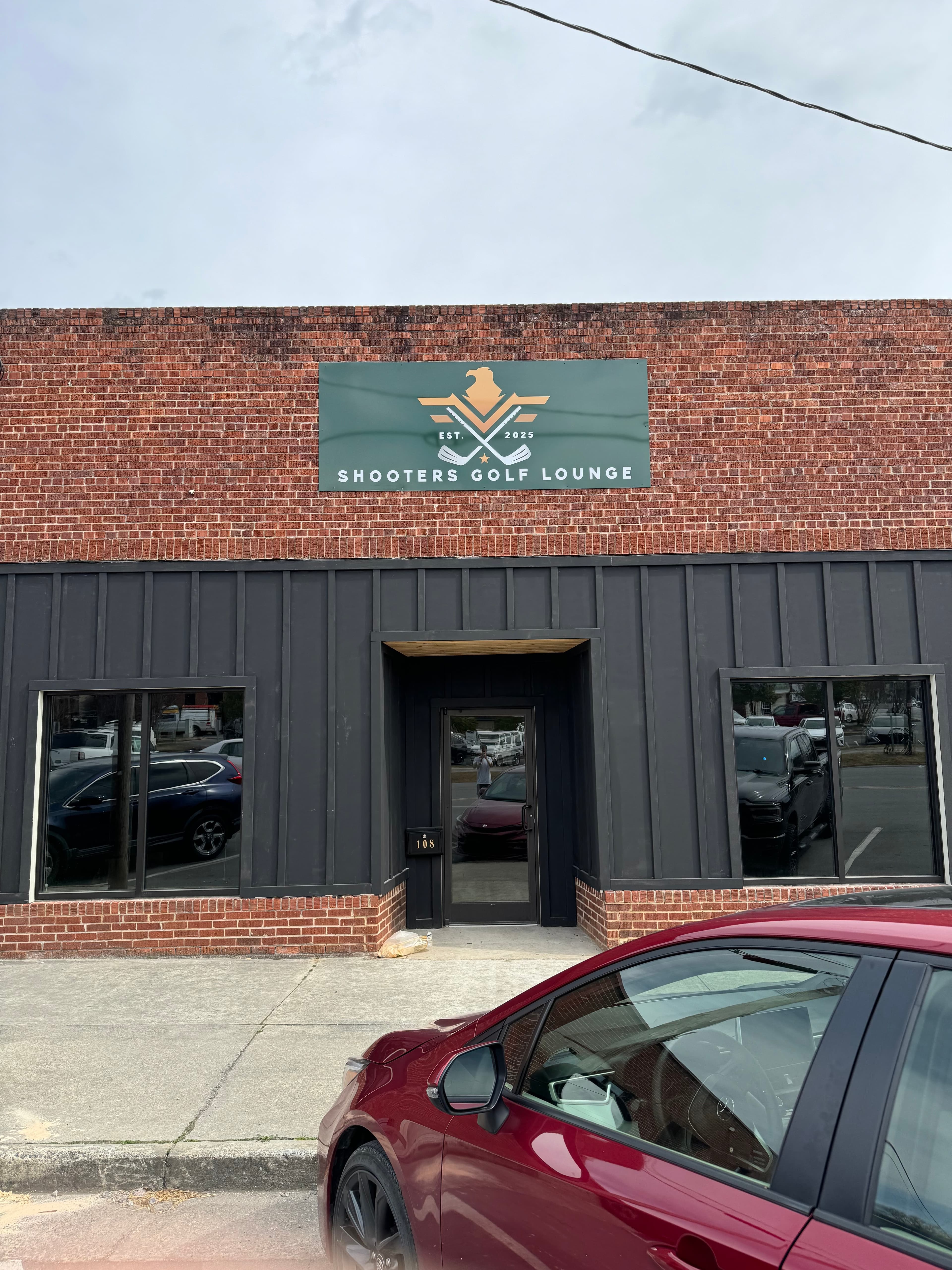 Shooters Golf Lounge - Image 1