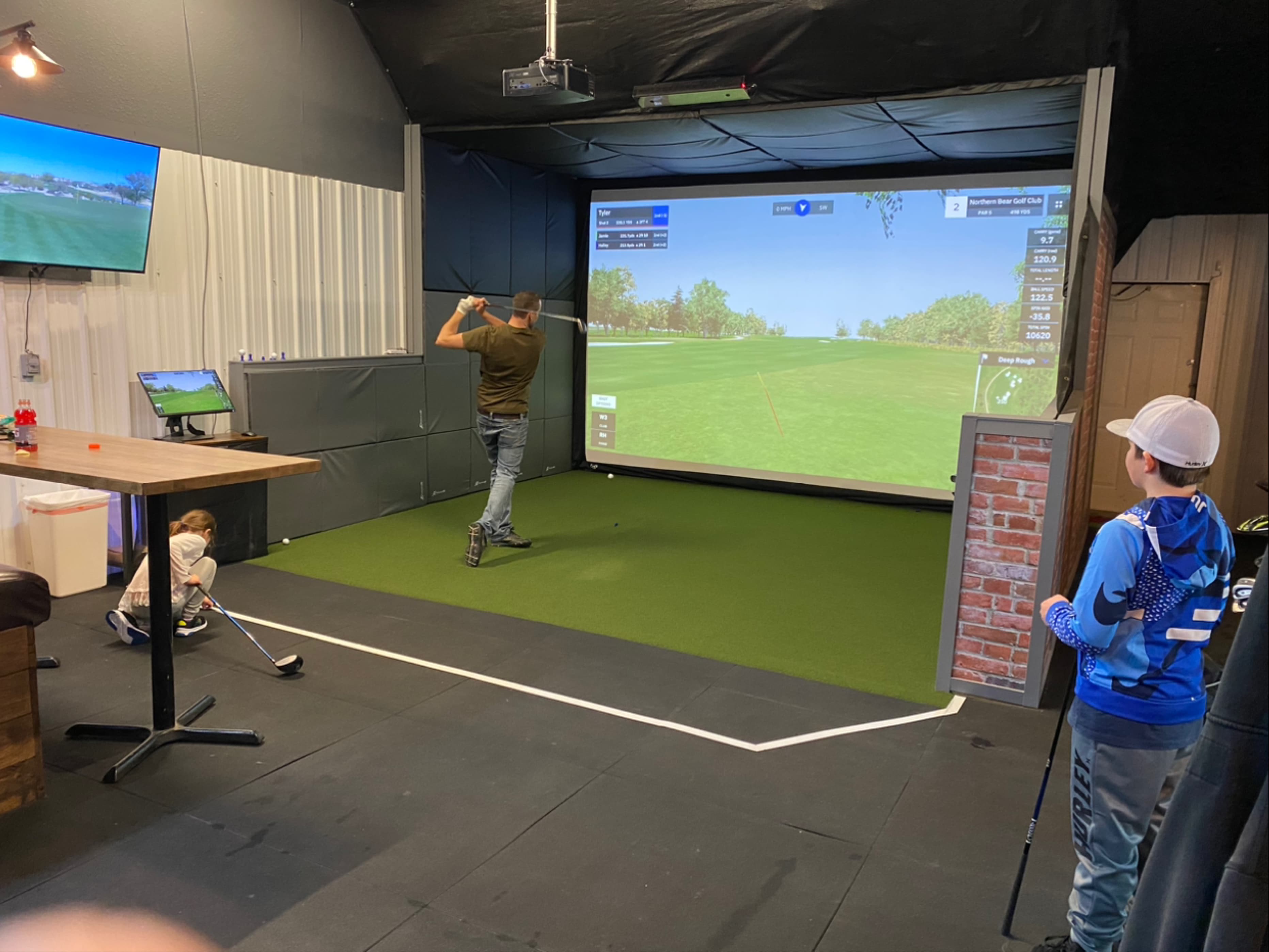 The Range Virtual Golf - Image 1