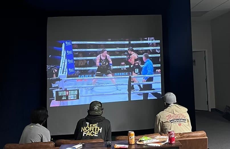 Mulligans Indoor Golf Center - Image 3