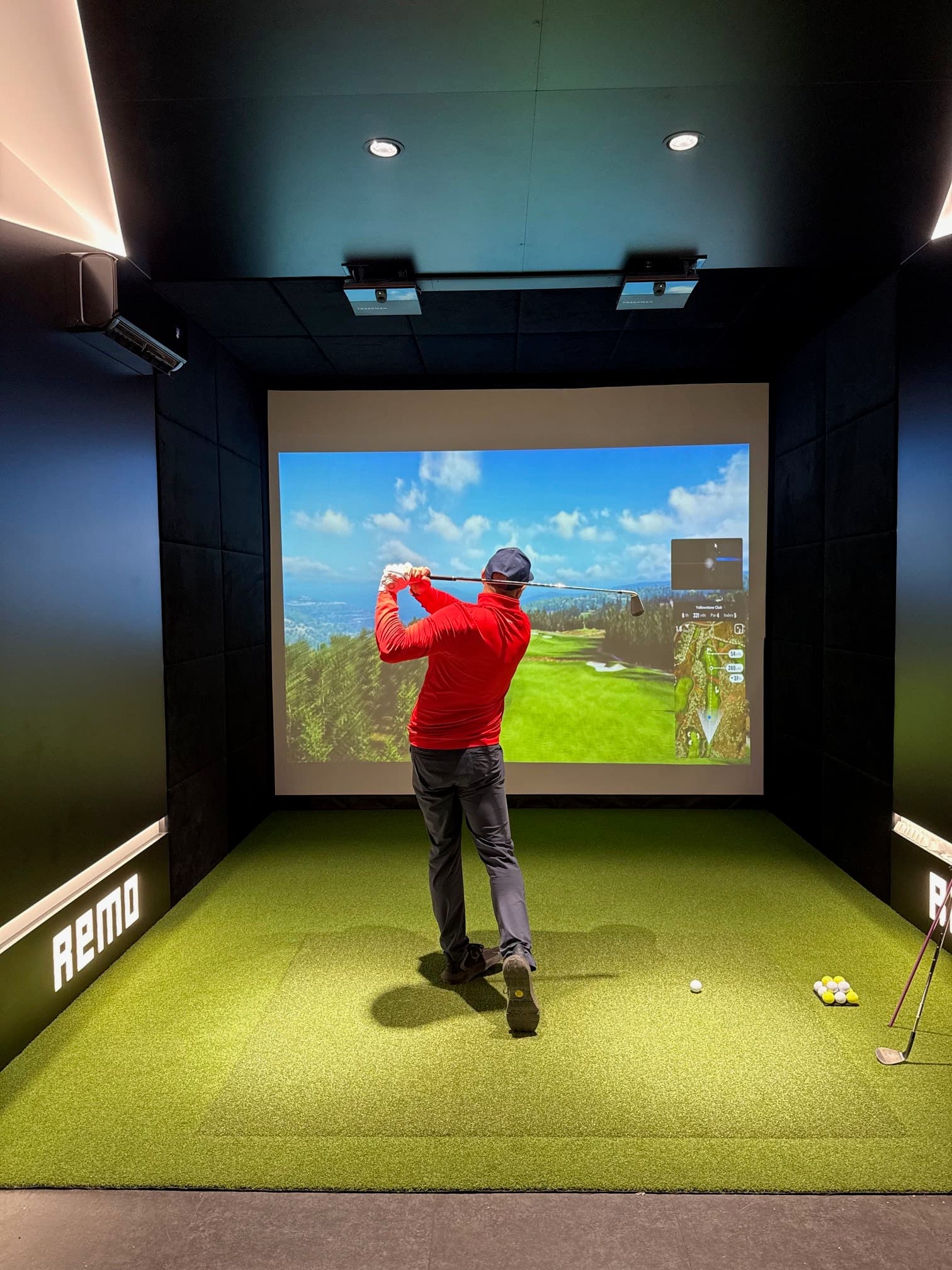Remo Golf — Indoor Golf Simulator in Point Venture - Image 4