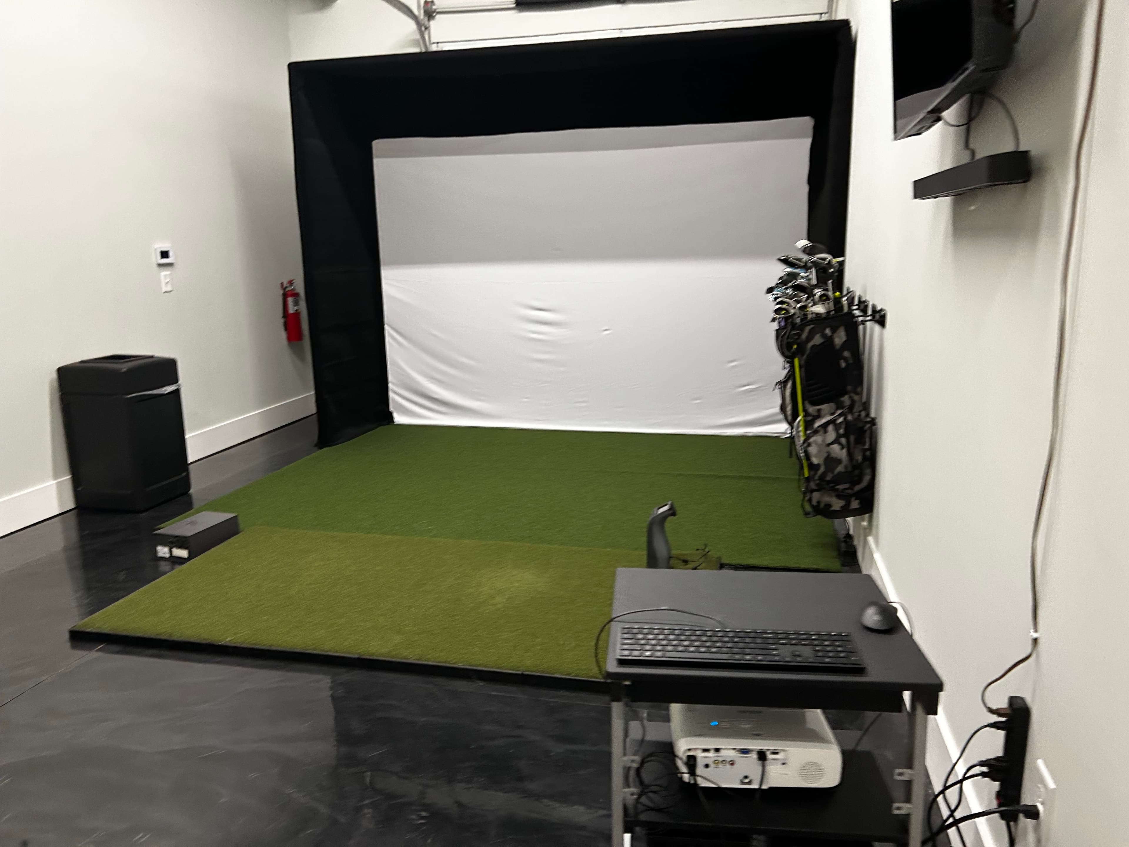 910 Golf Simulator and Lounge - Image 3