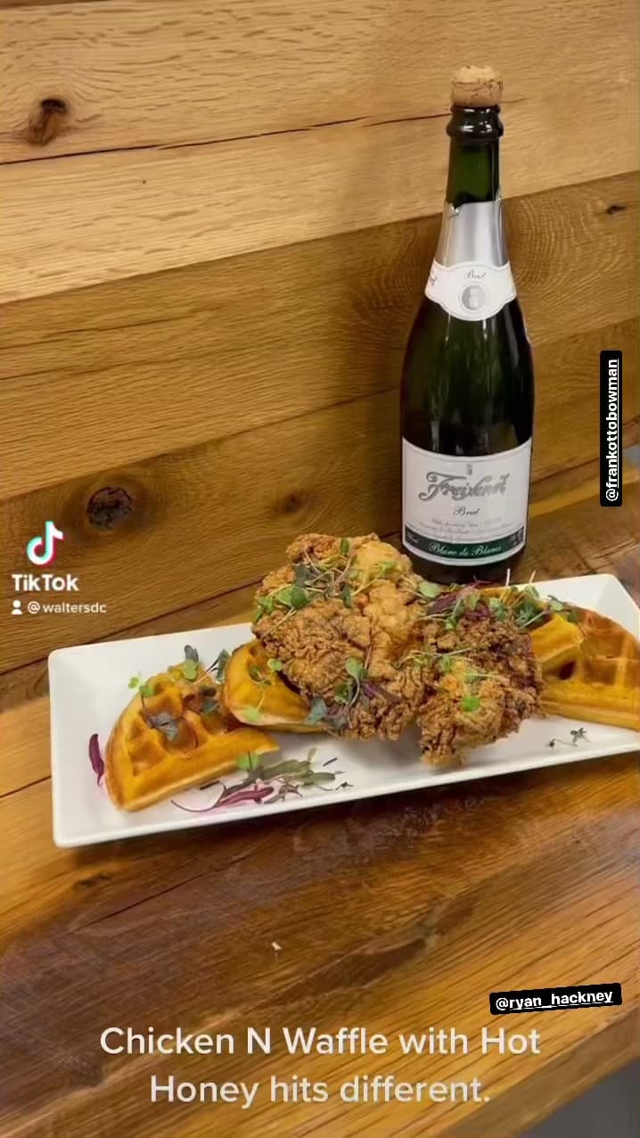 Walter’s Sports Bar and Restaurant - Image 4