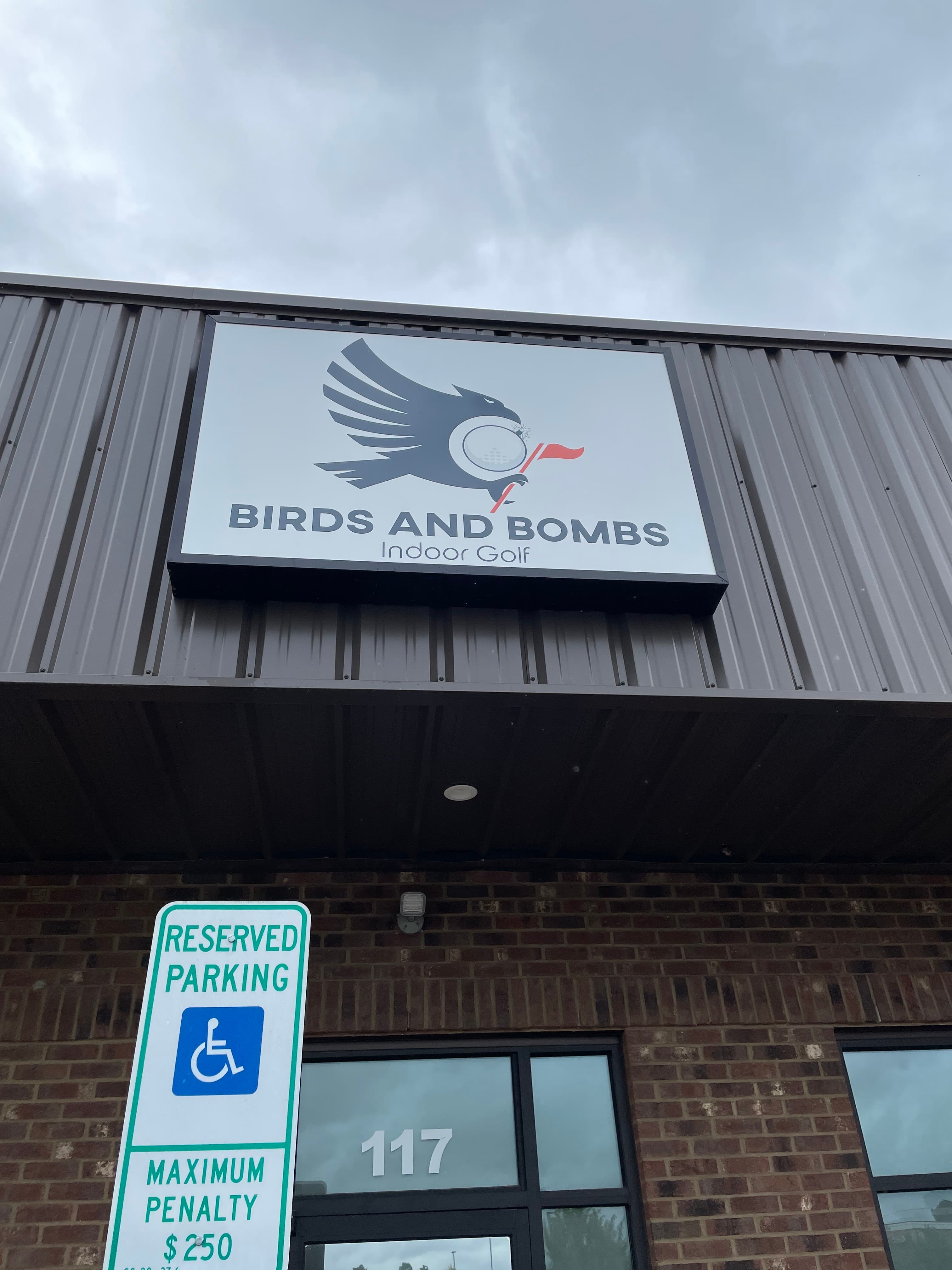 Birds and Bombs Indoor Golf - Image 2