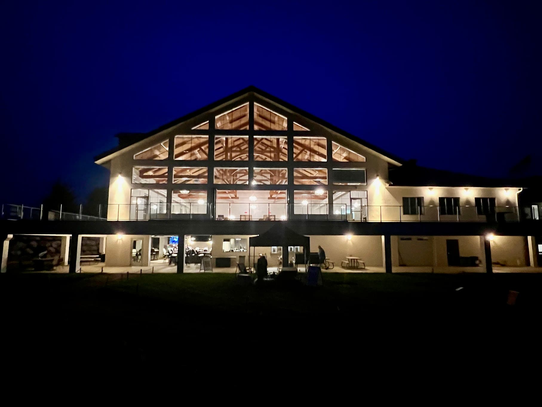 Bogey's Pub and Golf Simulators - Image 1