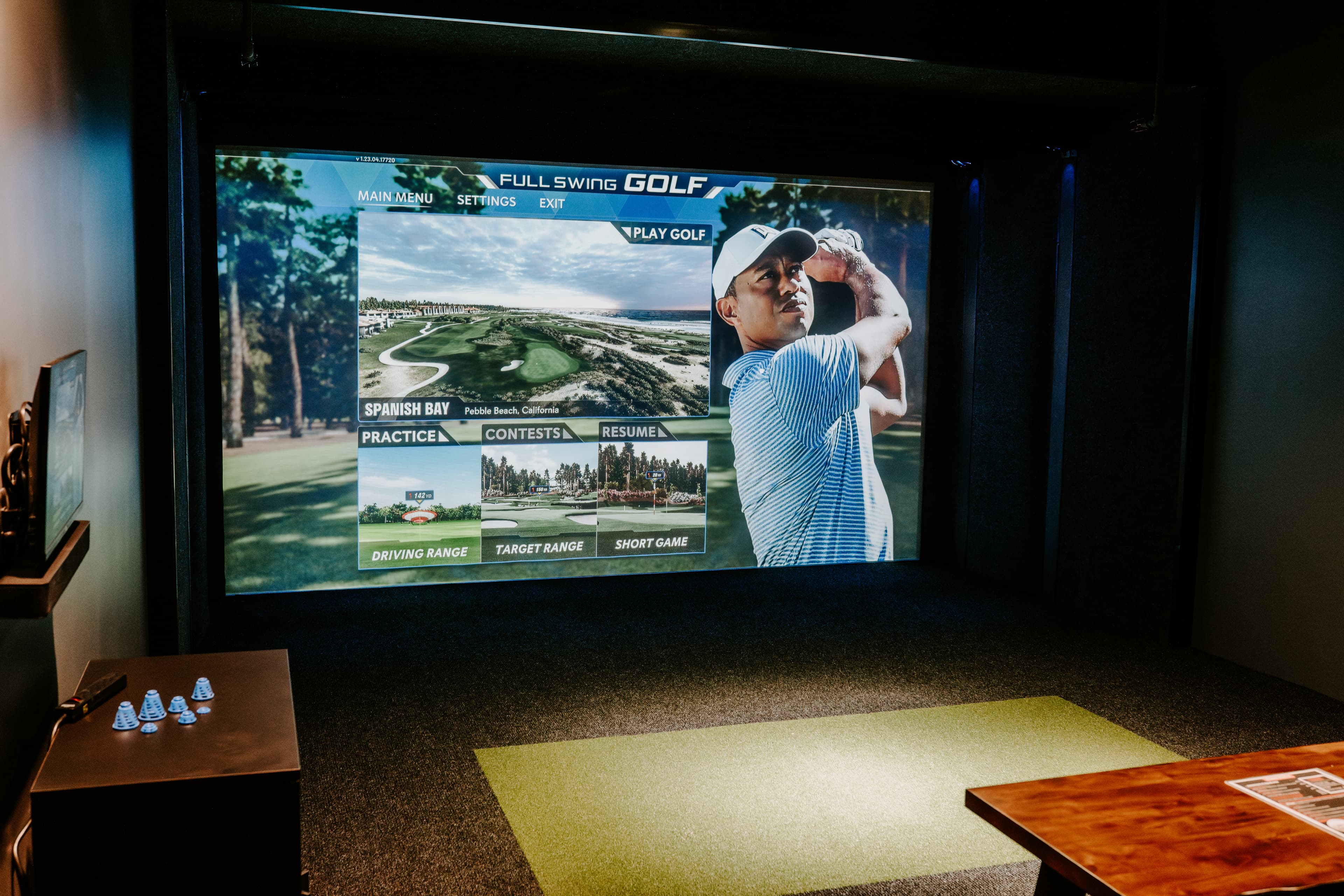 Links and Drinks Indoor Golf and Sports Bar - Image 4