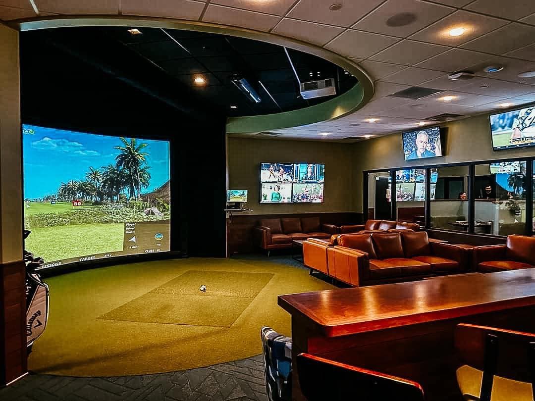 Hackers Bar & Grille - Image 1