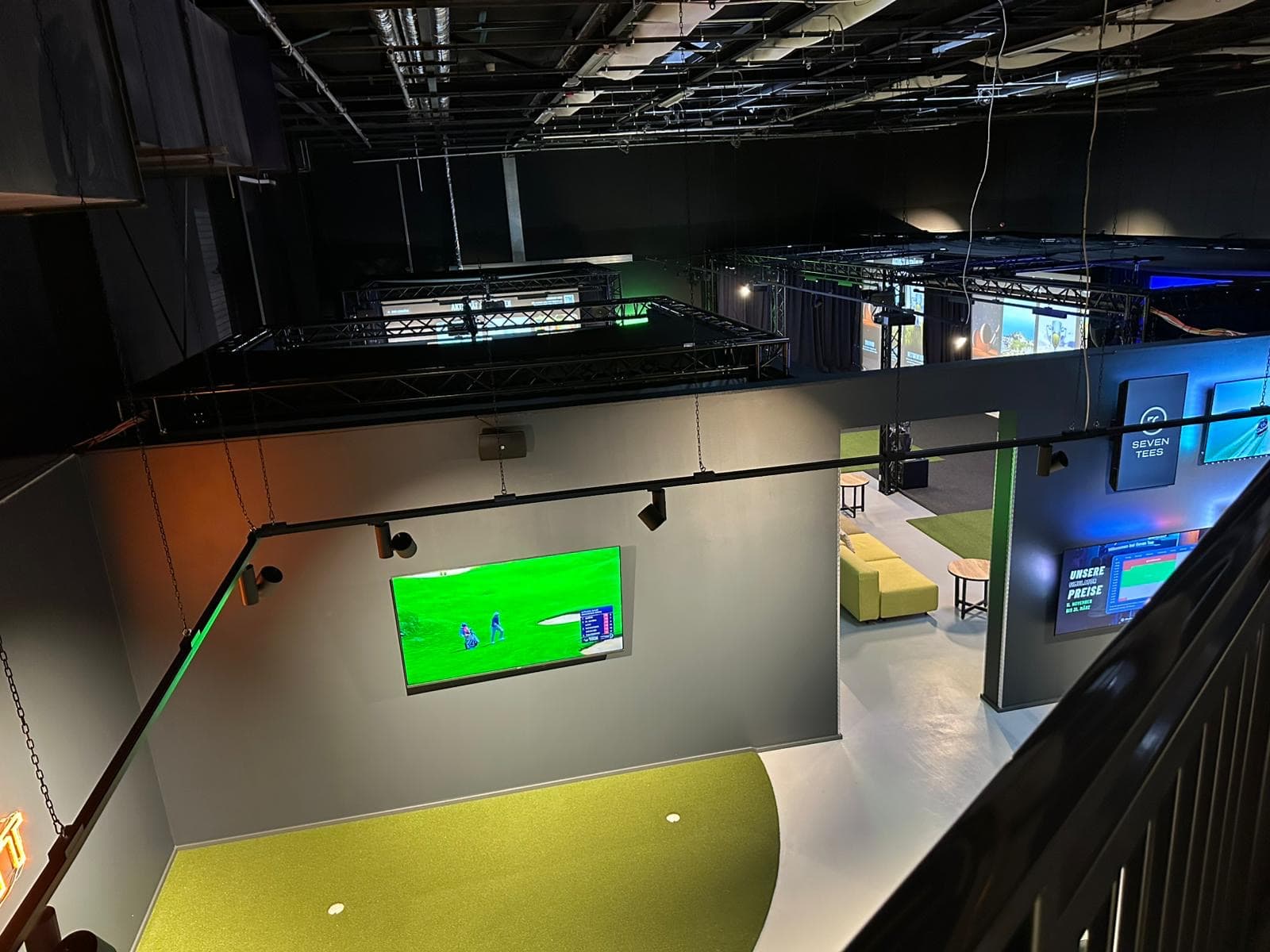 Seven Tees Indoor Golf Köln - Image 13