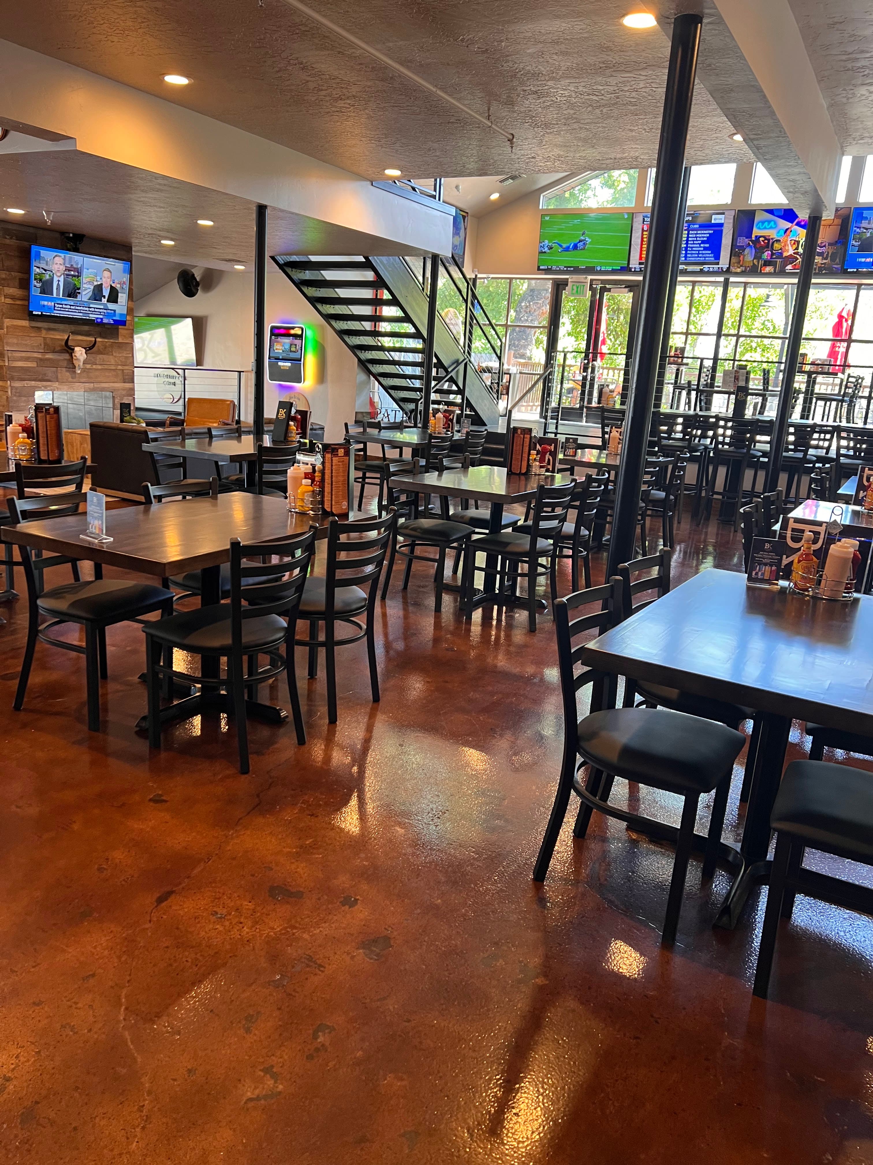 The Break Sports Grill Murray - Image 1