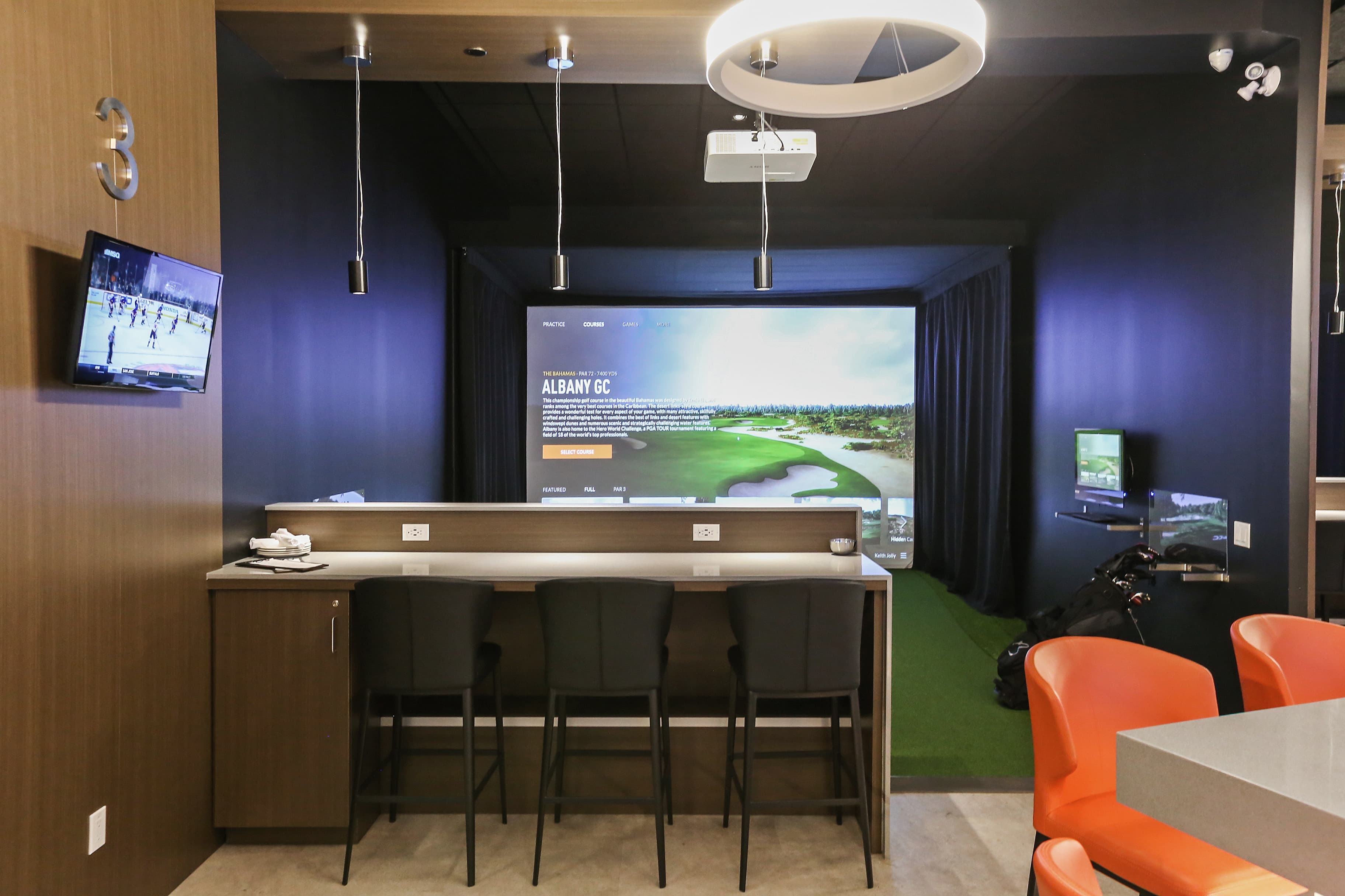 Swing Golf Lounge - Image 5