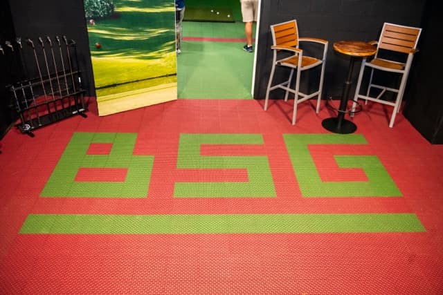 Big Screen Golf - Image 5