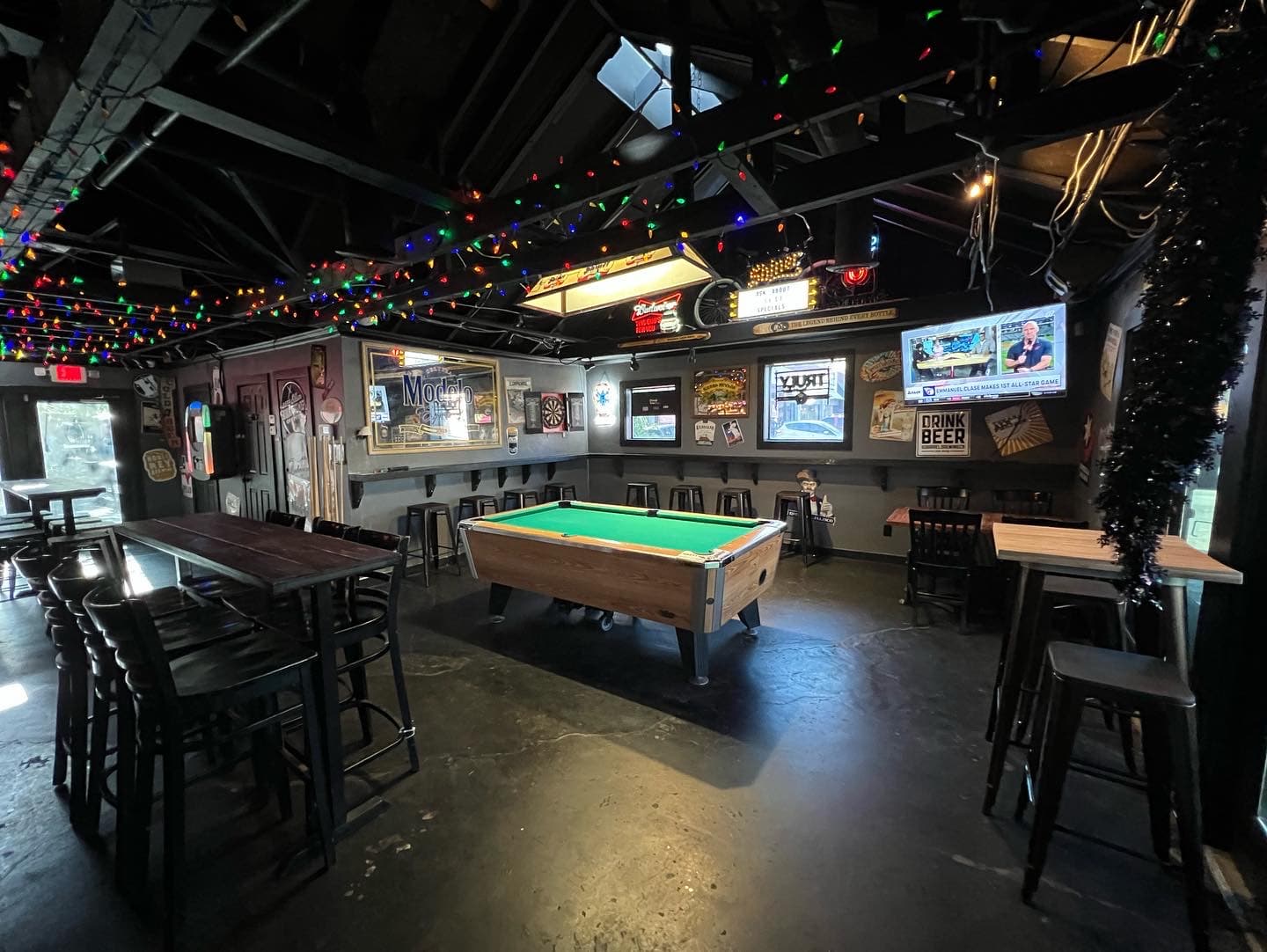 Life’s Good Bar & Grill - Image 4