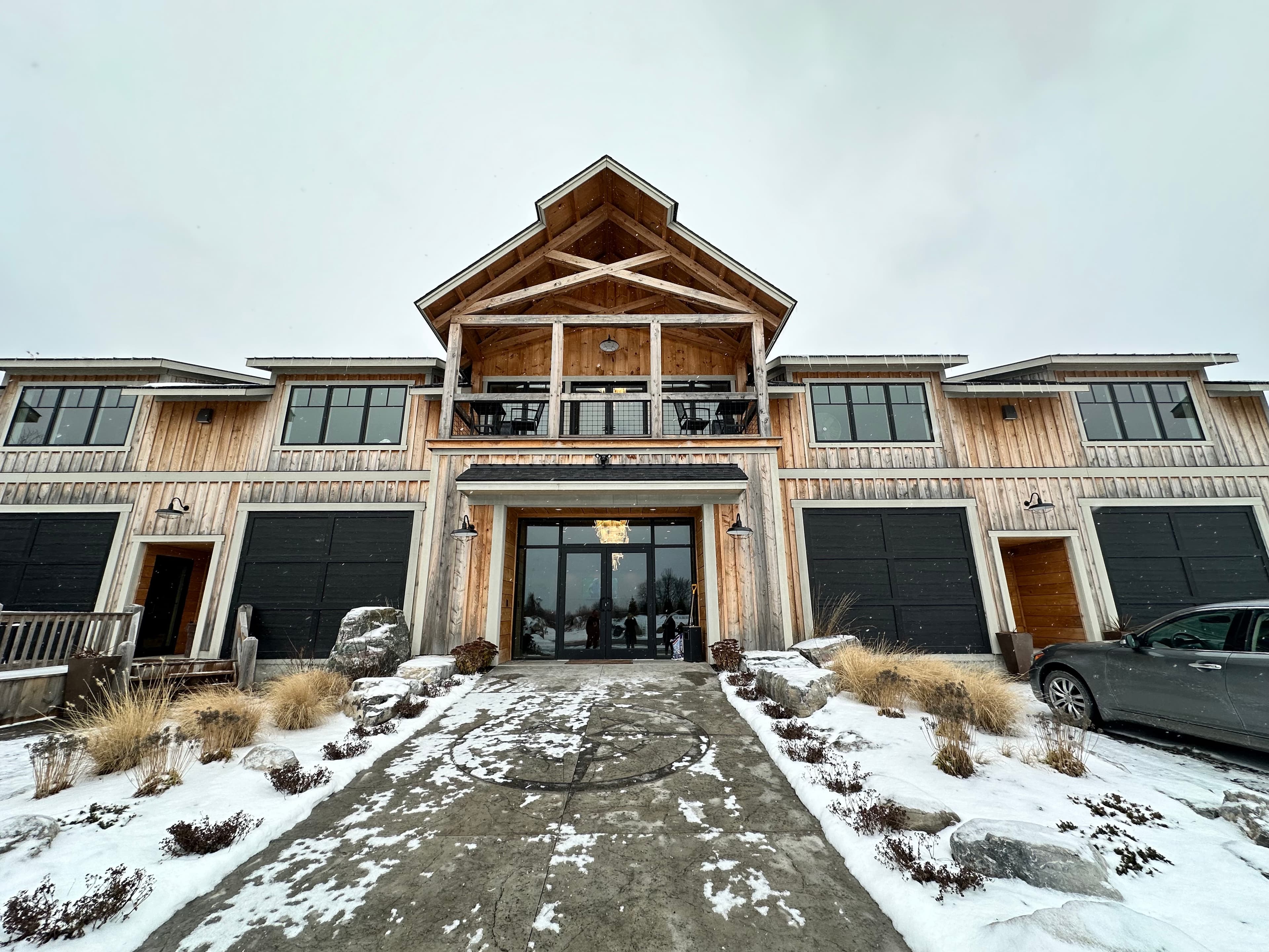 The Albatross Club - Image 1