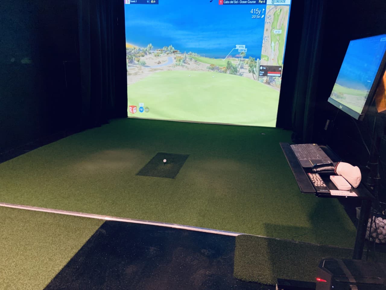 Asta Indoor Golf - Image 1