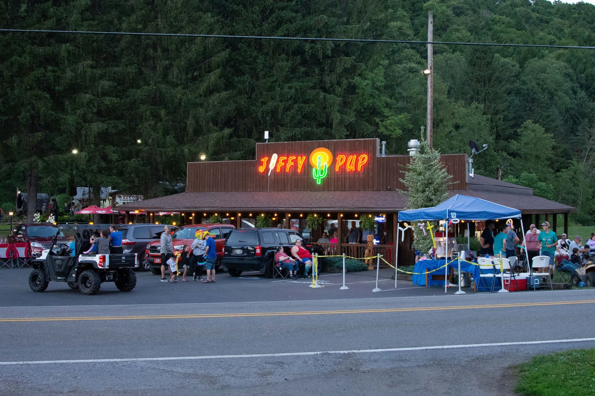 Gary's Putter Golf & Jiffy Pup Restaurant - Image 6