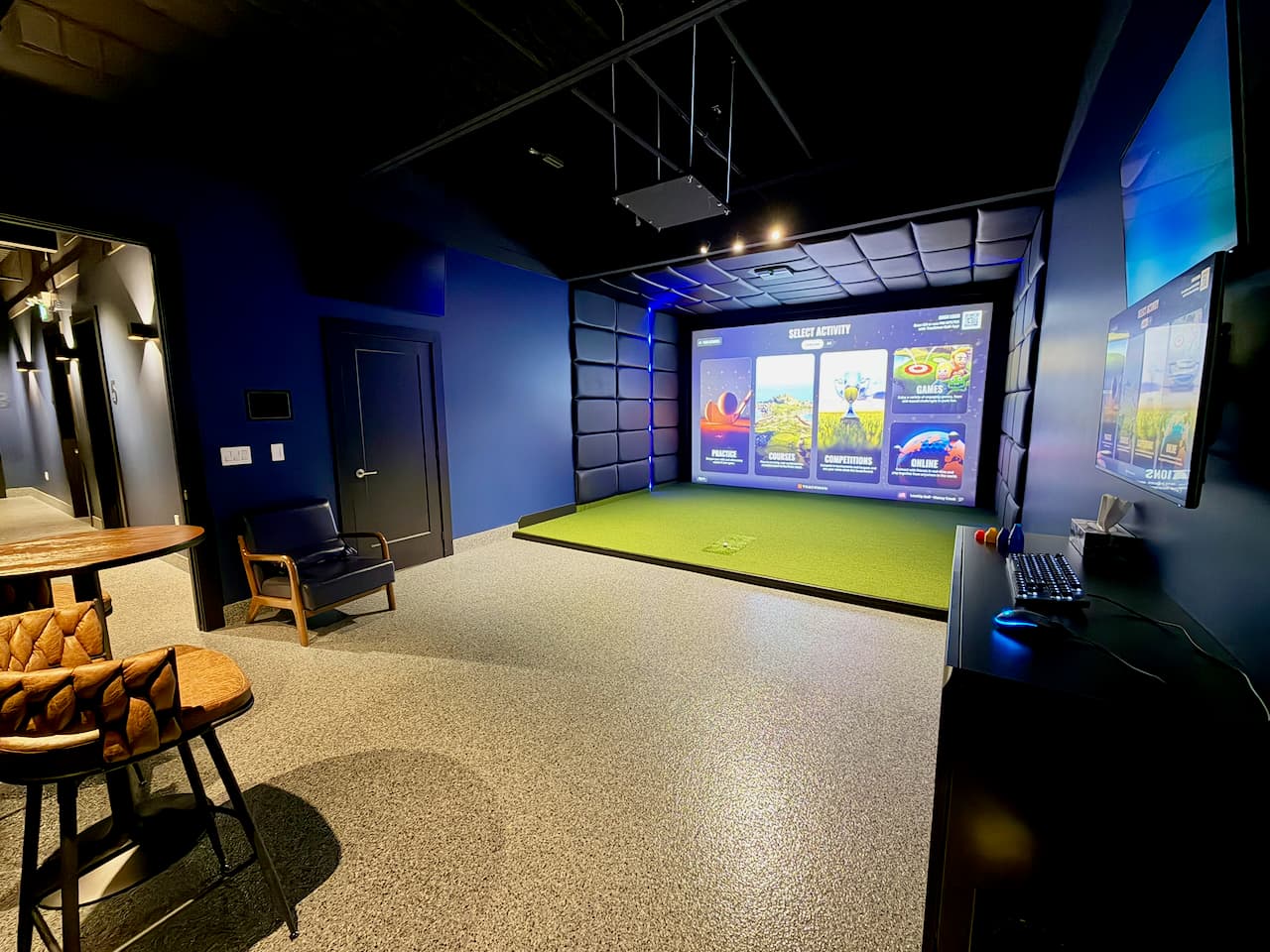 LevelUp Indoor Golf