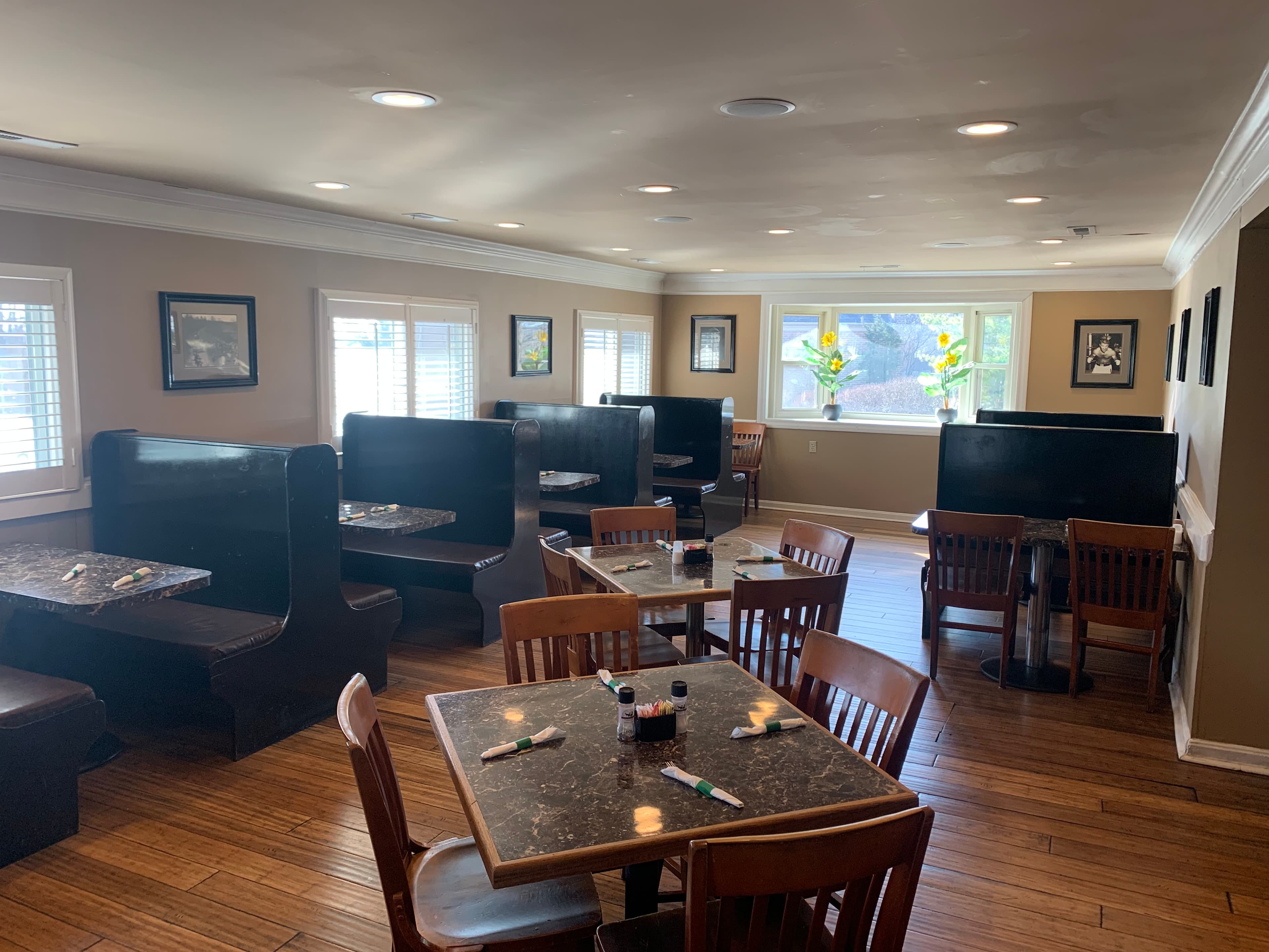 Century Inn Restaurant - Image 1