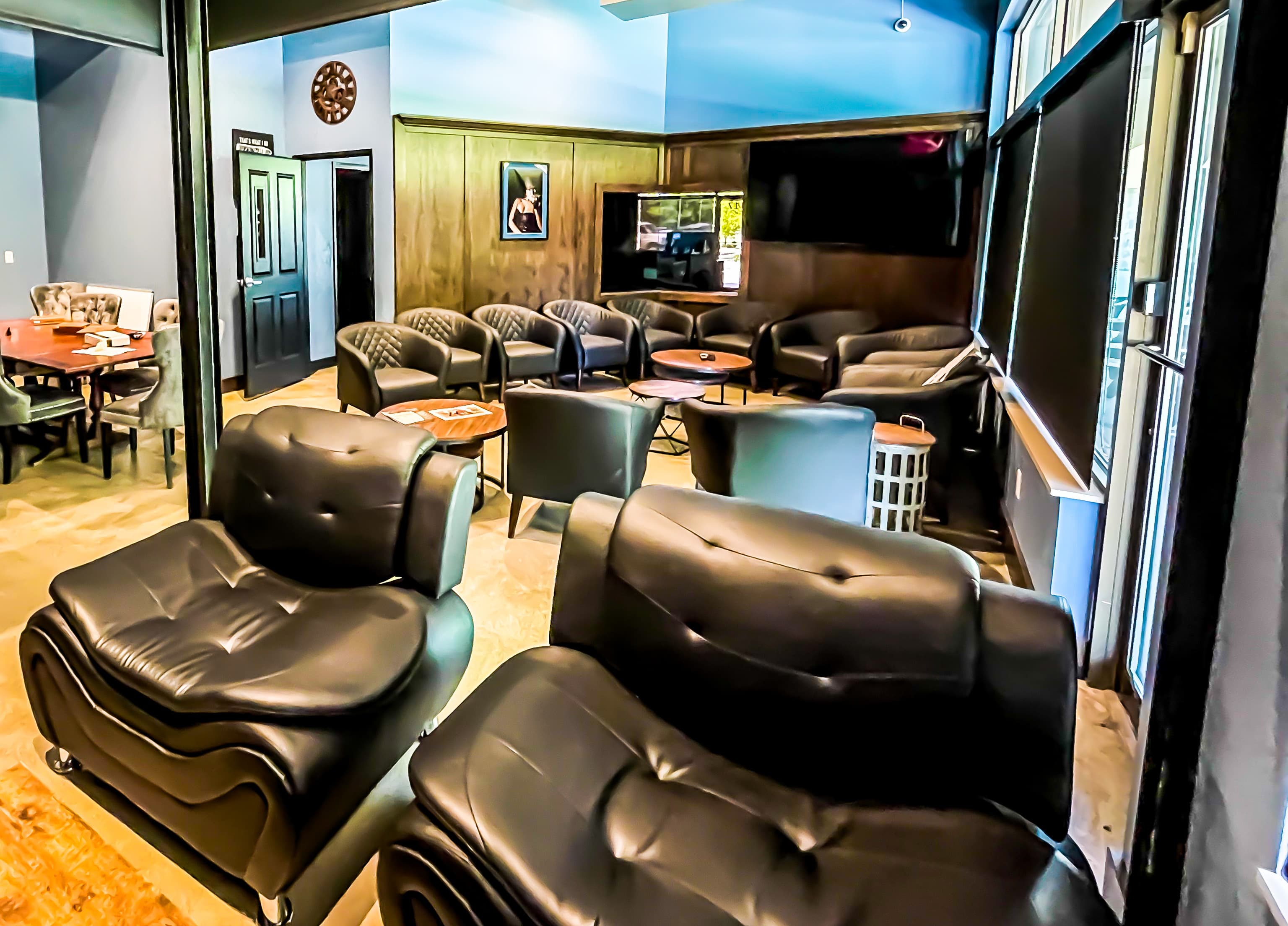 V's Bogeys & Stogies - Image 2