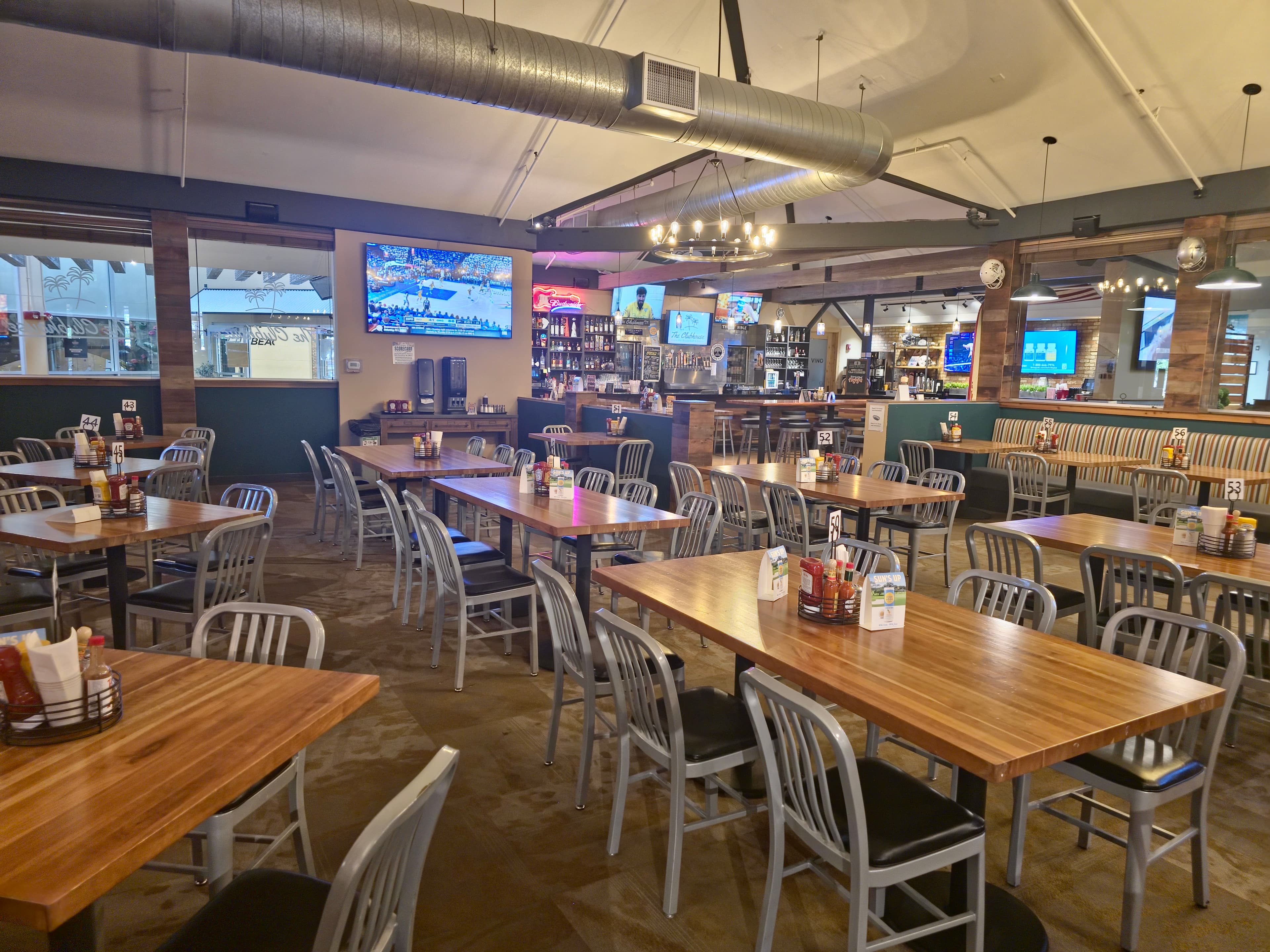 The Fremont Clubhouse Sportsbar, Golf Club, and Event Center - Image 3