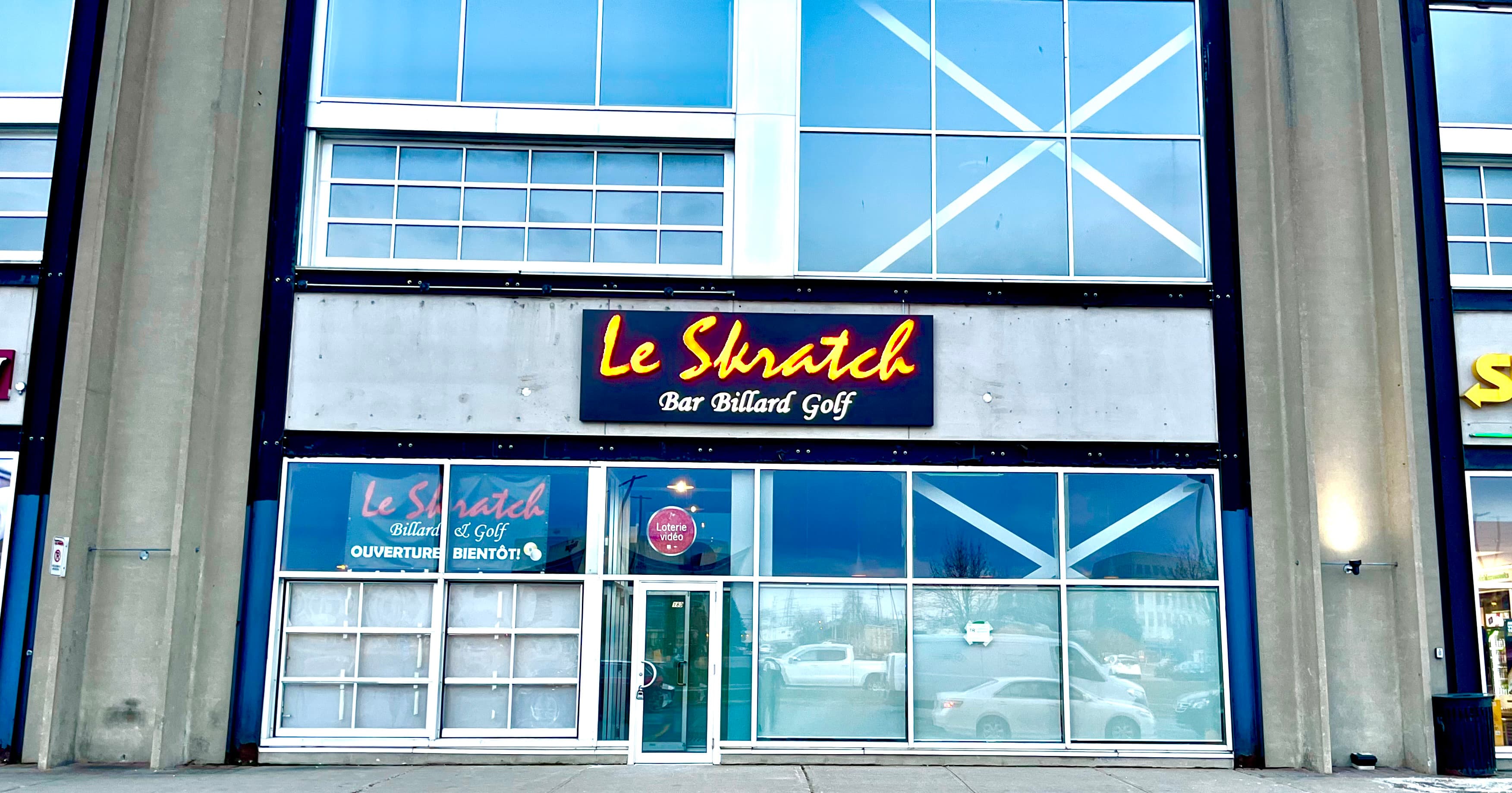Le Skratch Ville Saint-Laurent (Golf, Billard & Bar à jeux) - Image 1
