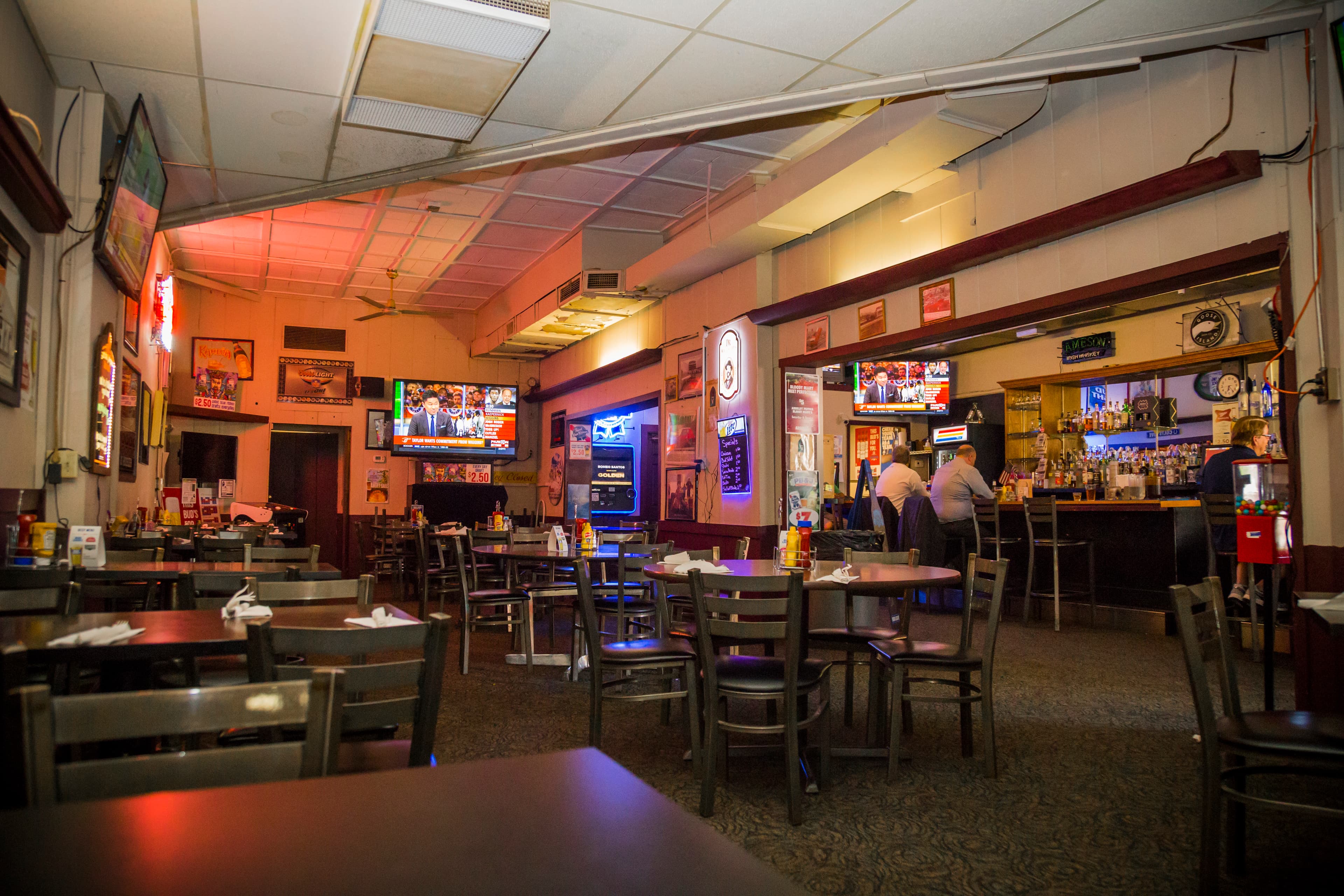 Dugout Bar - Image 1