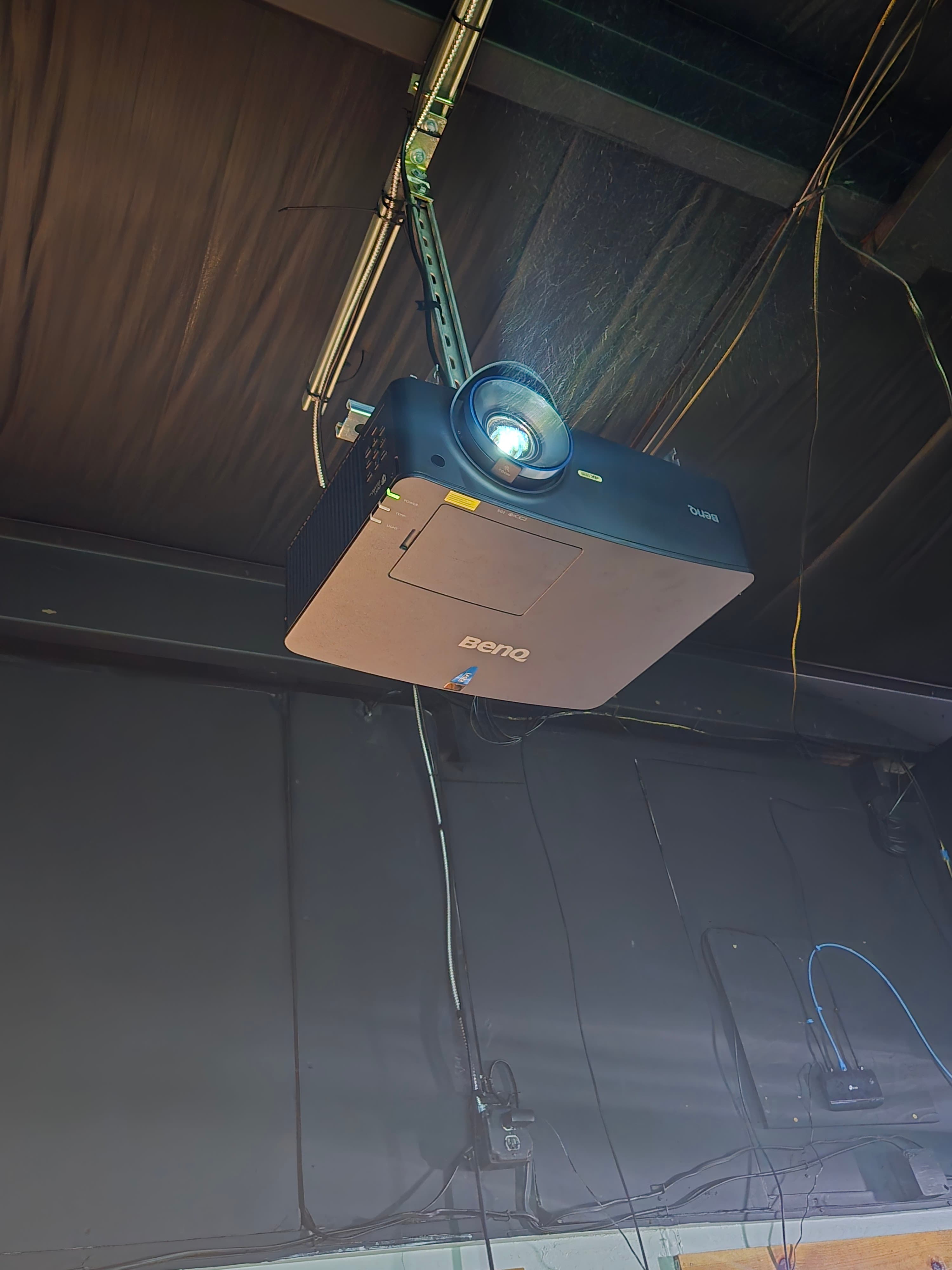 Ellsworth Indoor Golf & Grill - Image 10