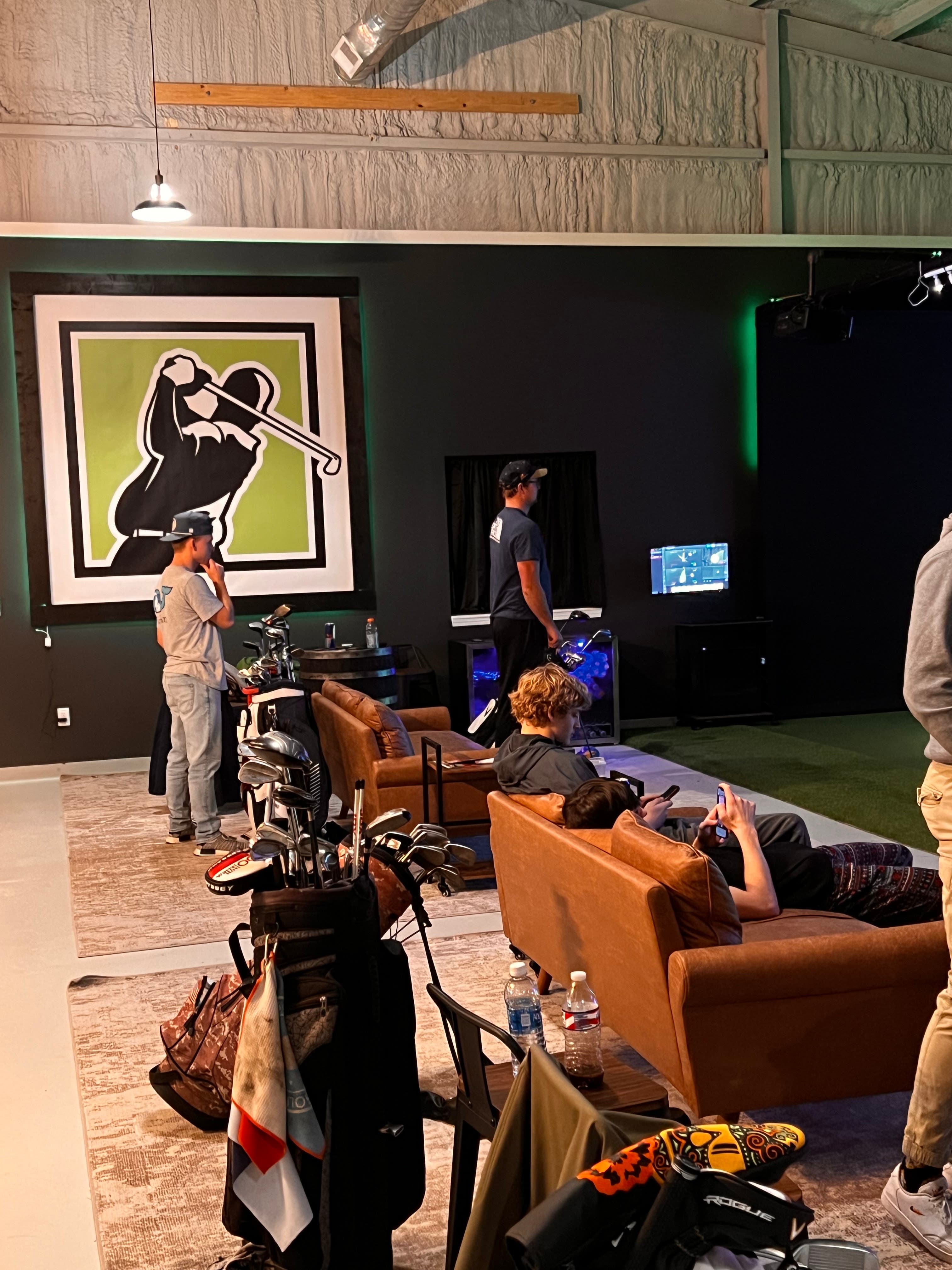 Bogey's Indoor Golf of Alpena - Image 5