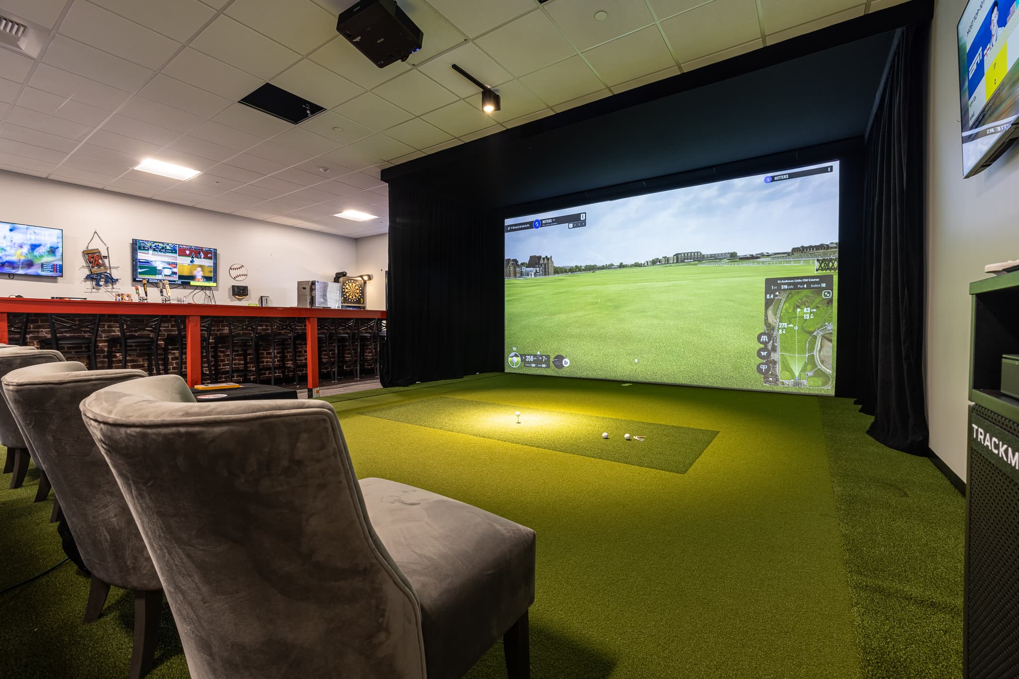 Hitters Golf Lounge - Image 1