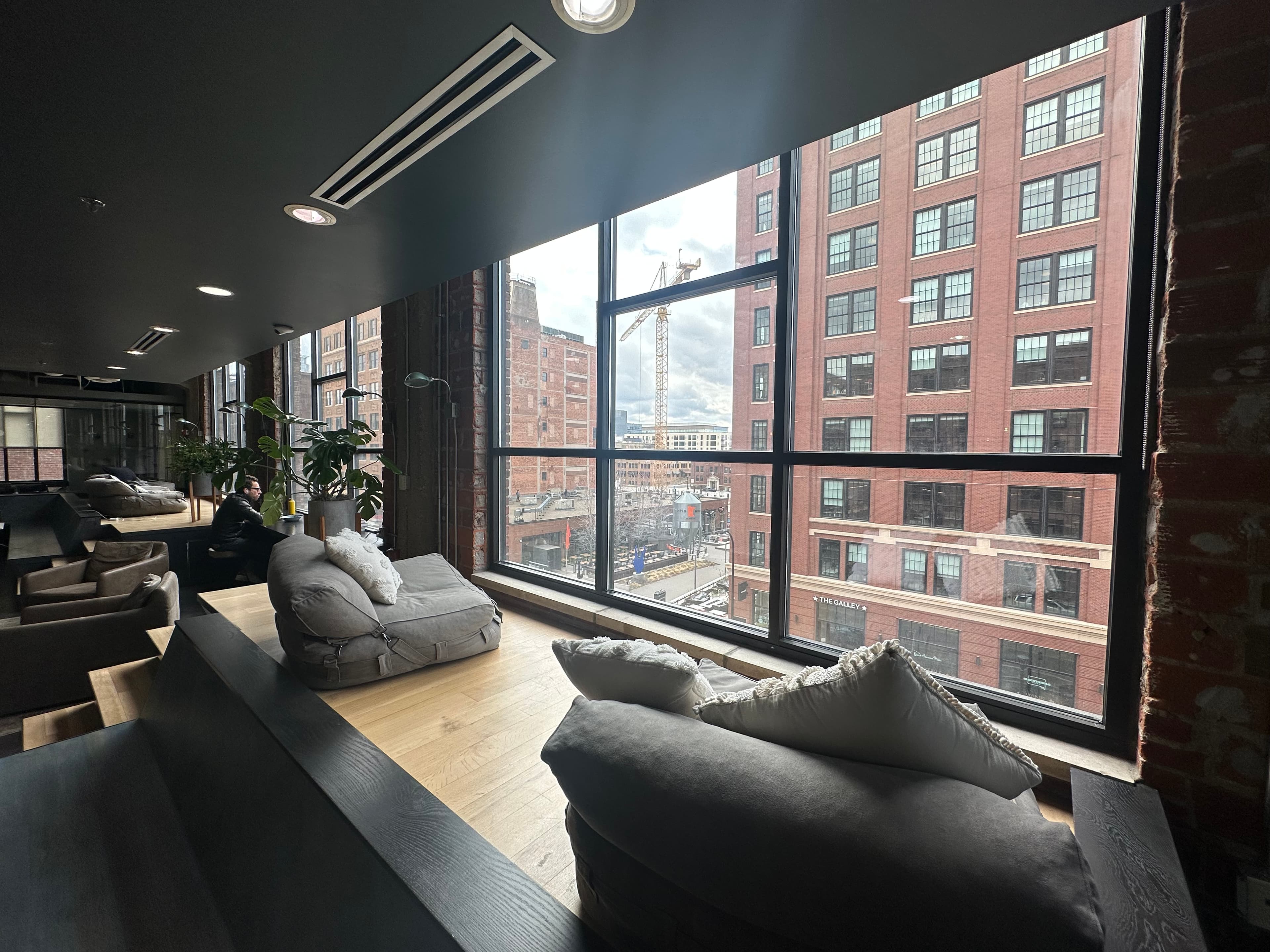 North House - Image 9