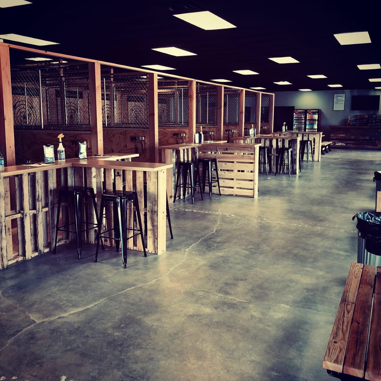 A&R Axe Throwing and Indoor Golf - Image 5