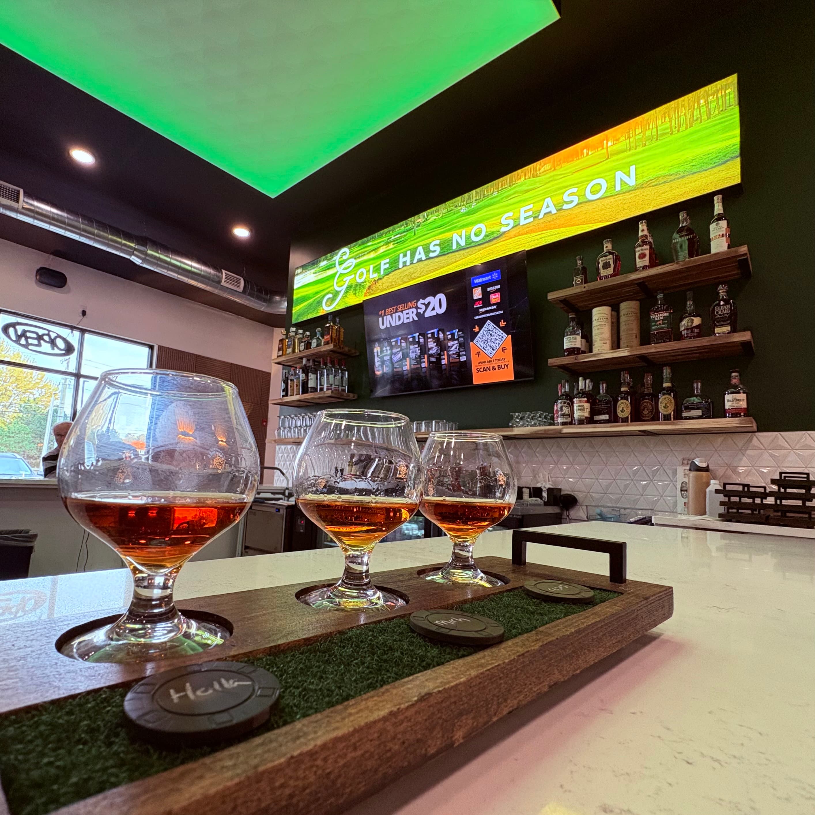 Greenies Golf Lounge - Image 5