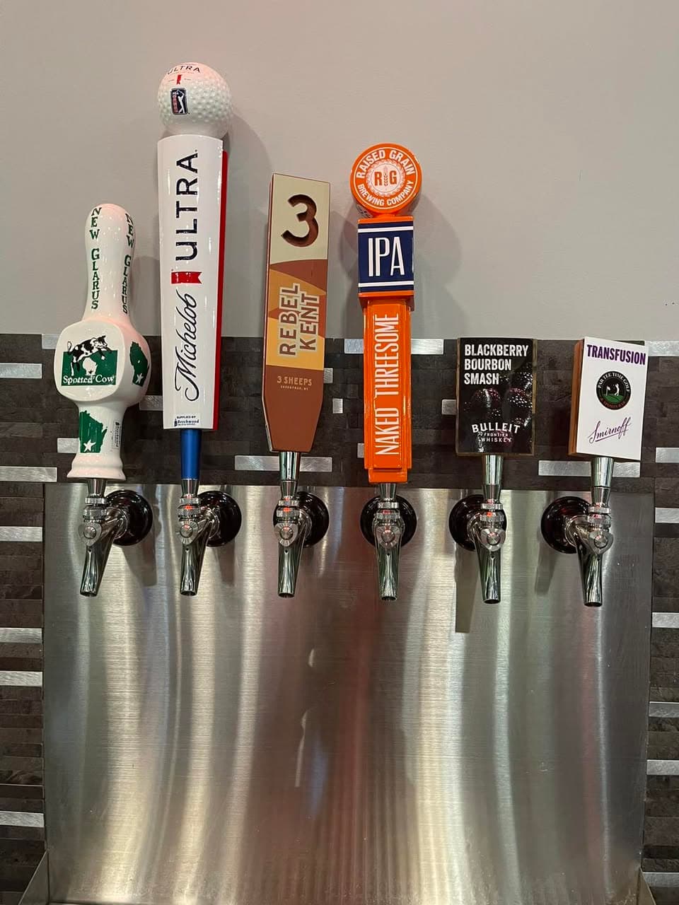 Par Tee Time Golf & Sports Bar - Image 4