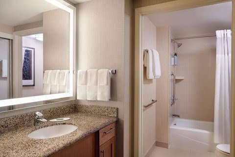 Residence Inn by Marriott Calgary Airport - Image 5