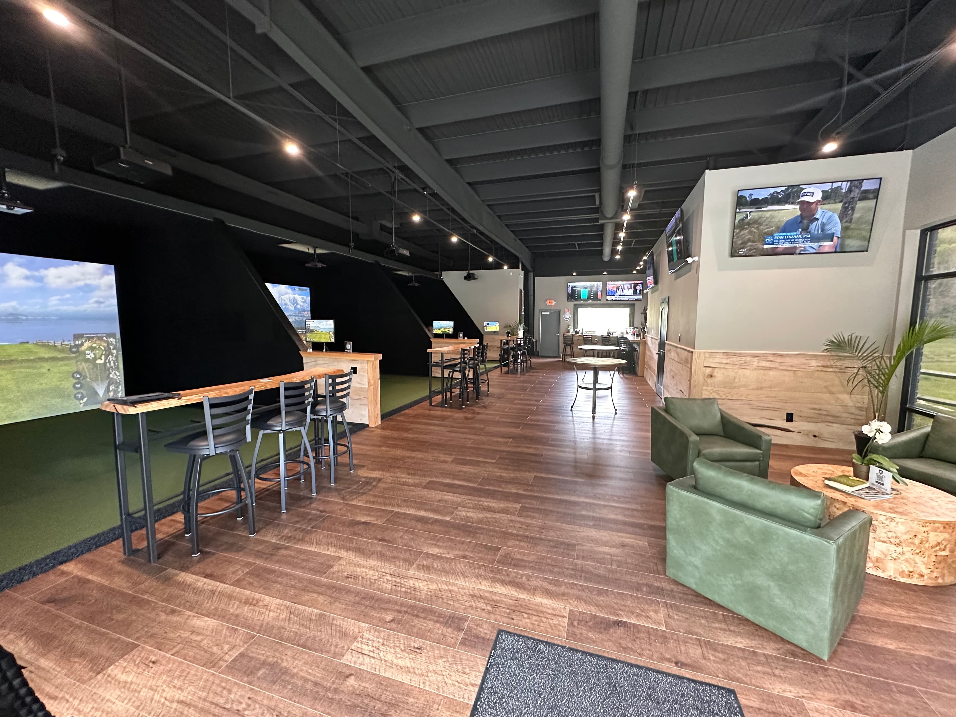 The Turn Indoor Golf - Image 1