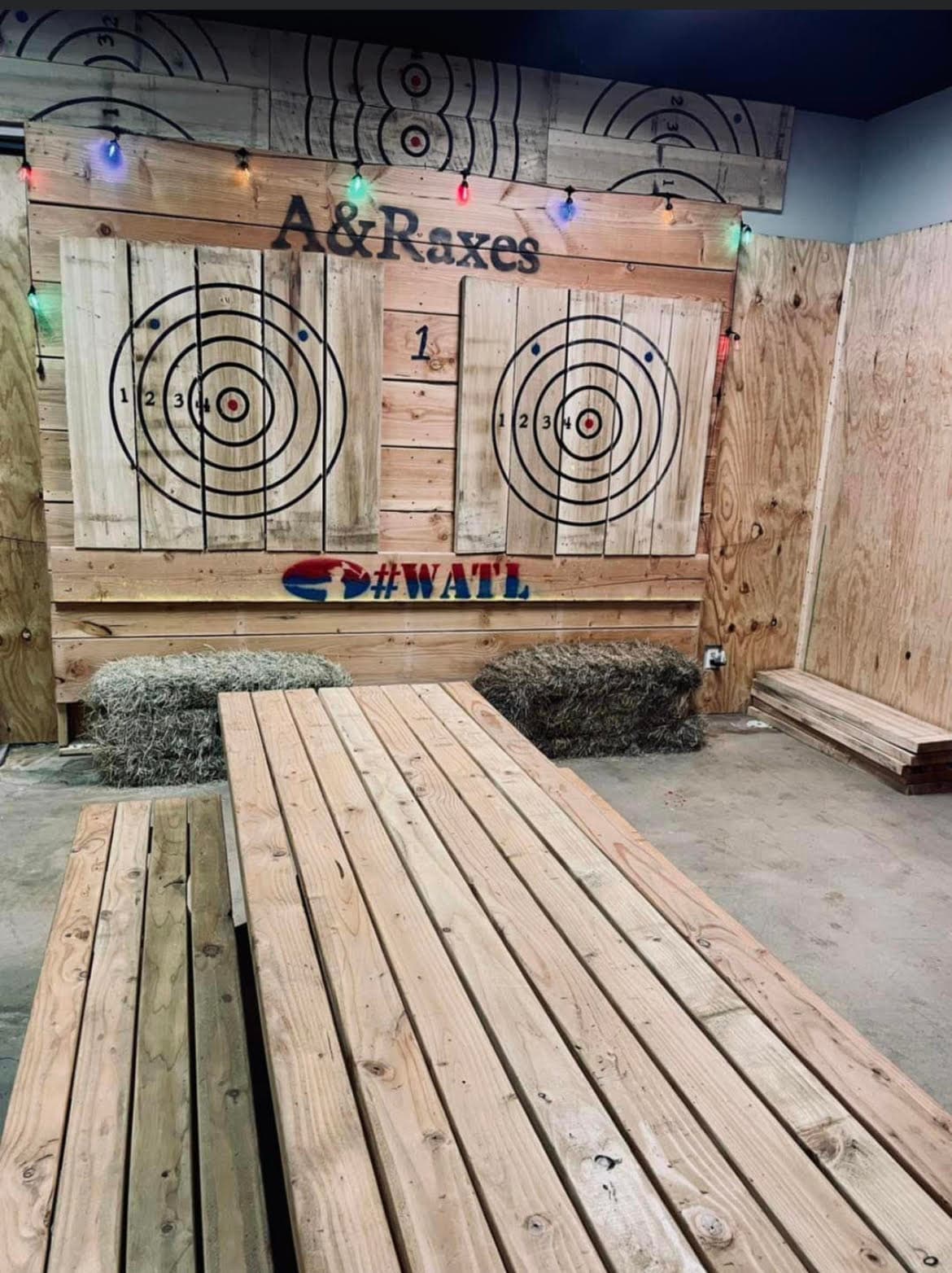 A&R Axe Throwing and Indoor Golf - Image 9