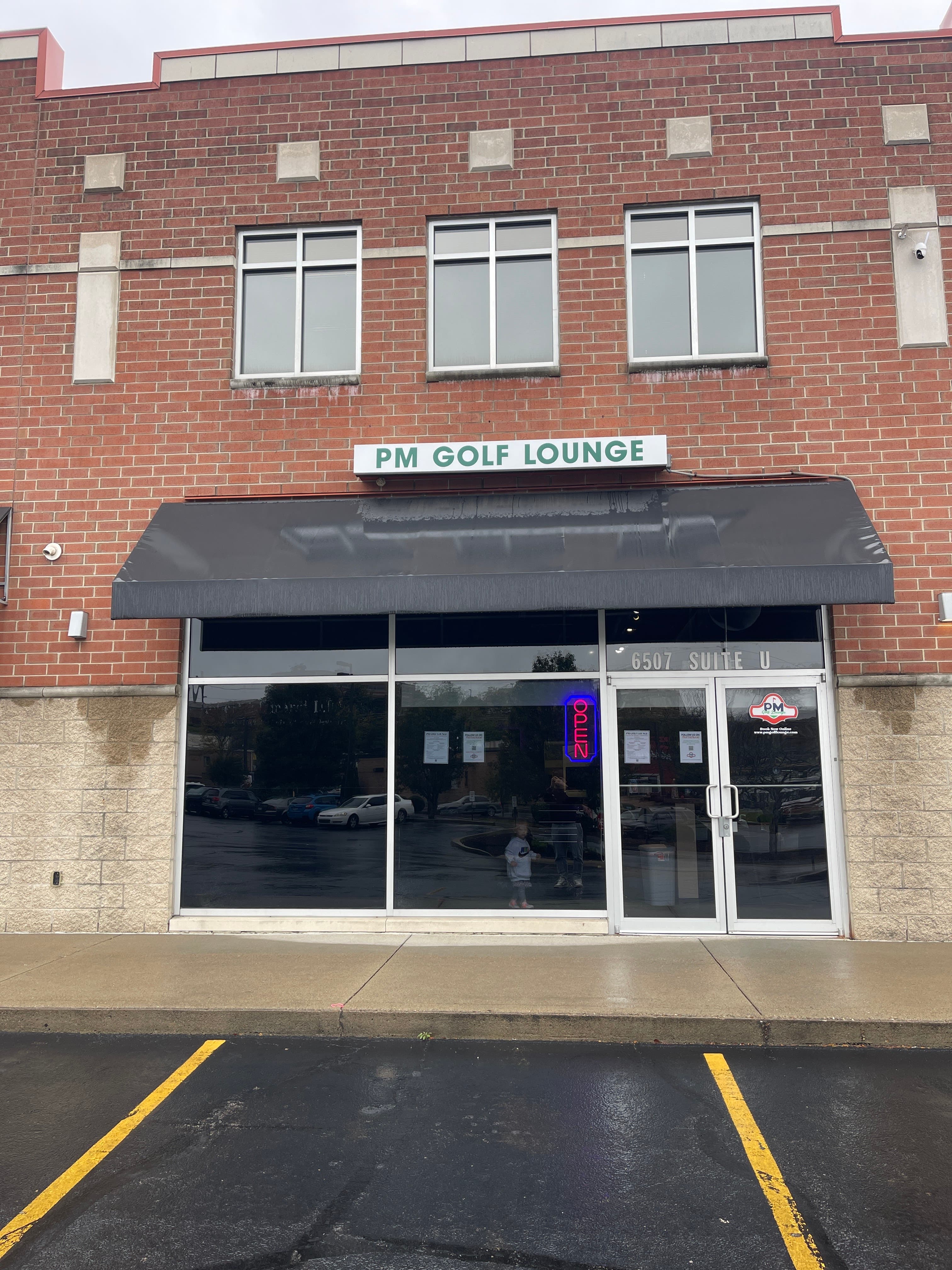 PM Golf Lounge - Image 4