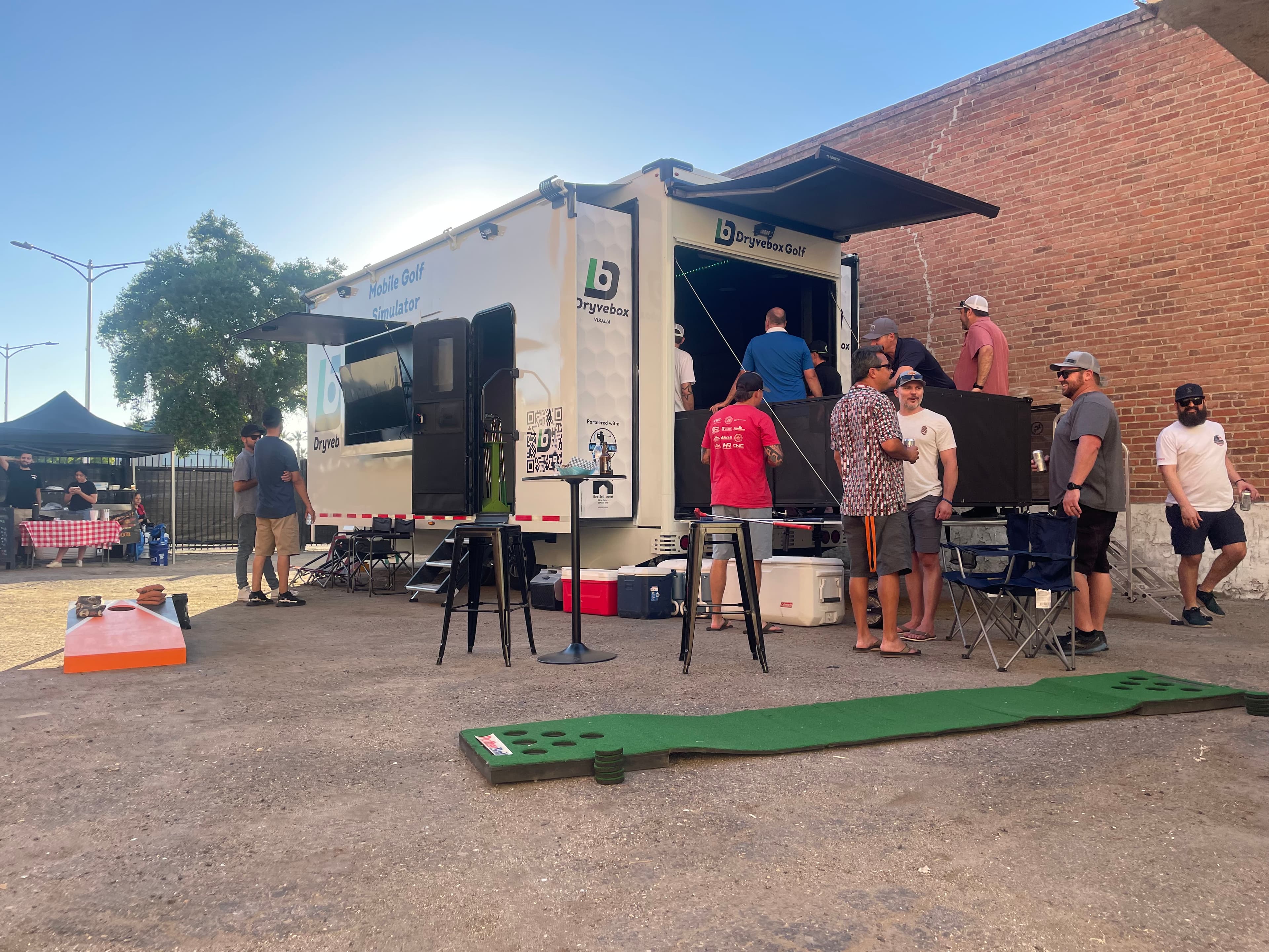 Dryvebox Visalia Tulare - Golf Lounge and Mobile Golf Simulator - Image 2