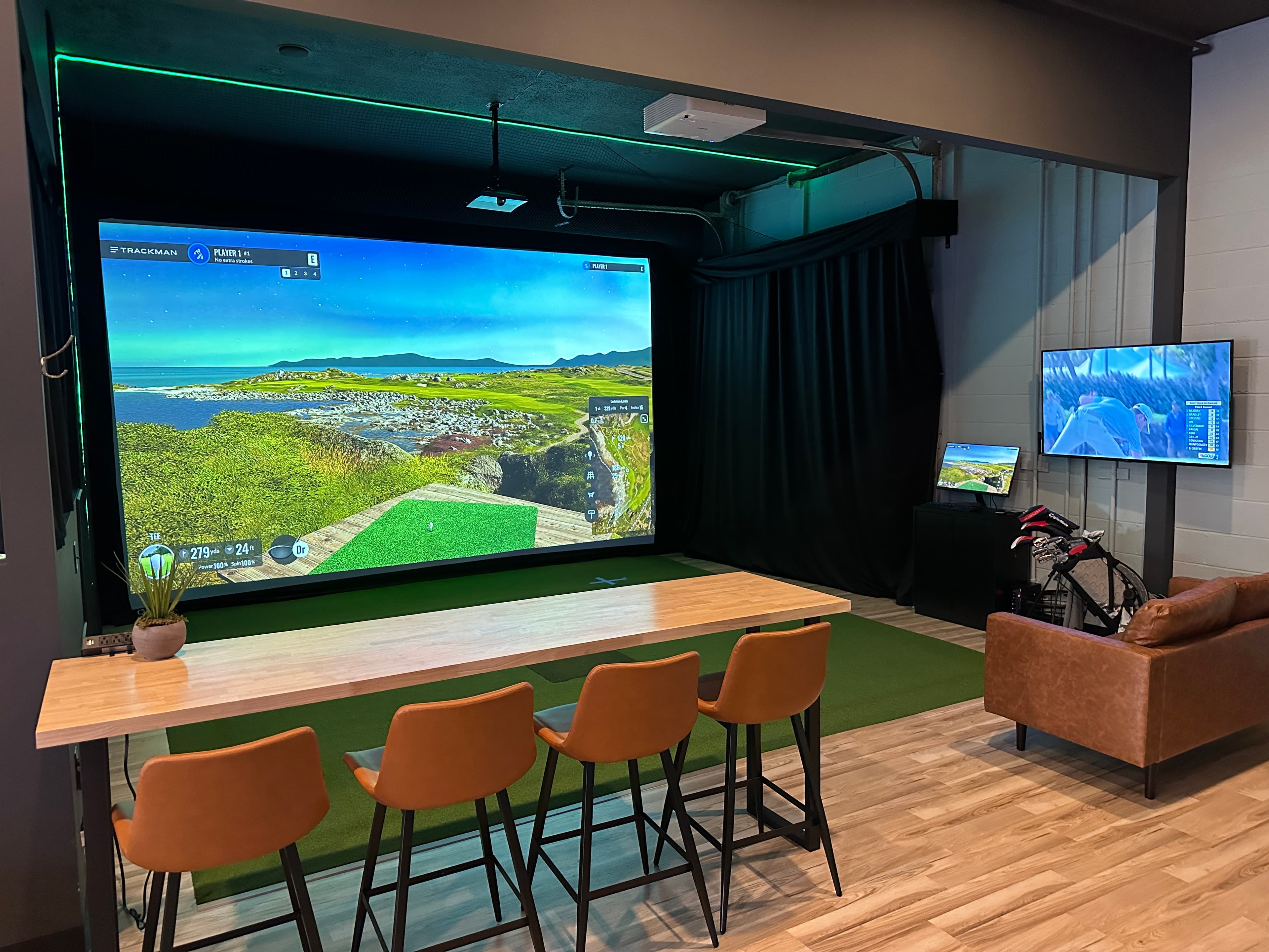 Shoreline Golf House - Image 1