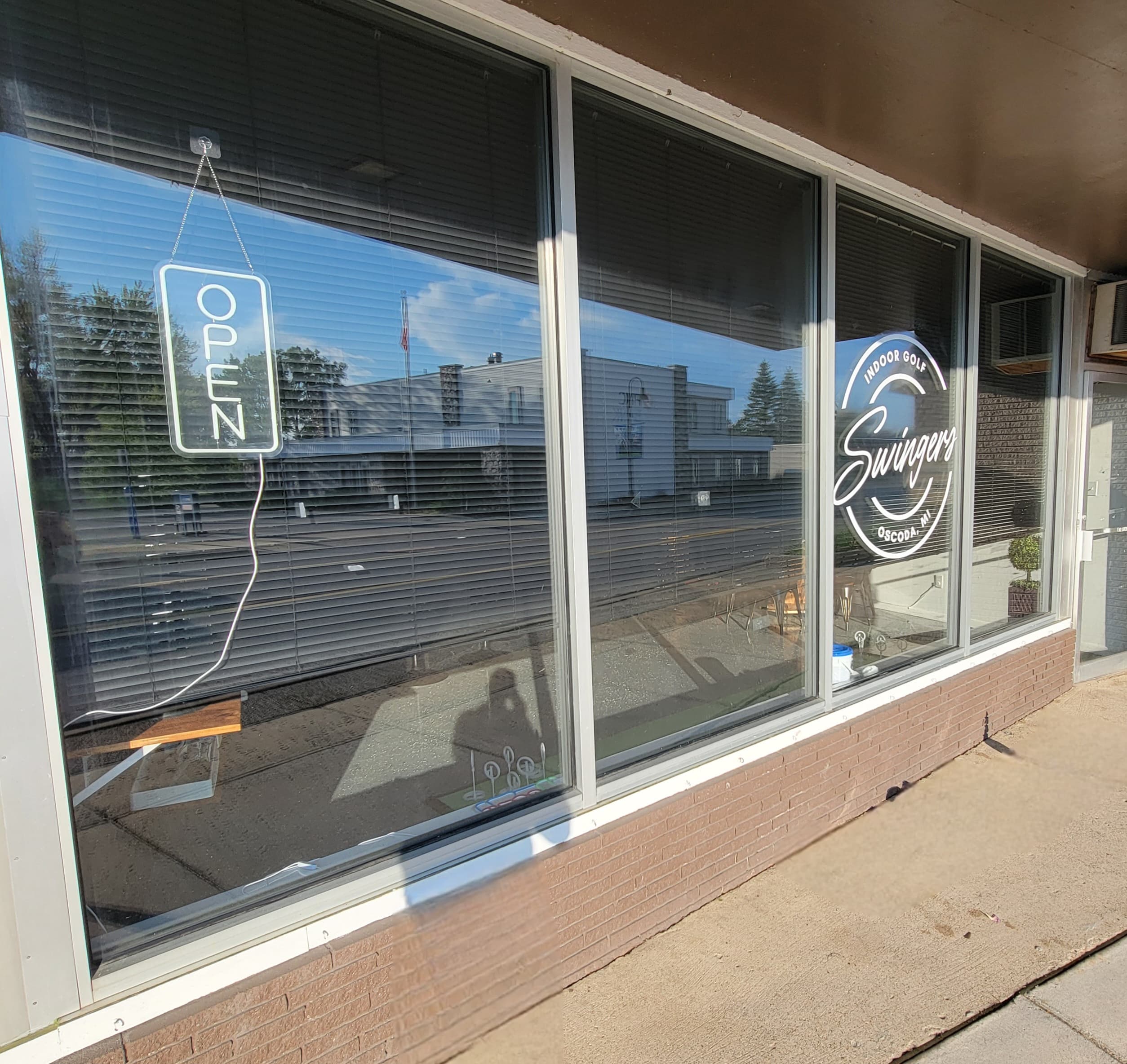 Swingers Indoor Golf - Image 4